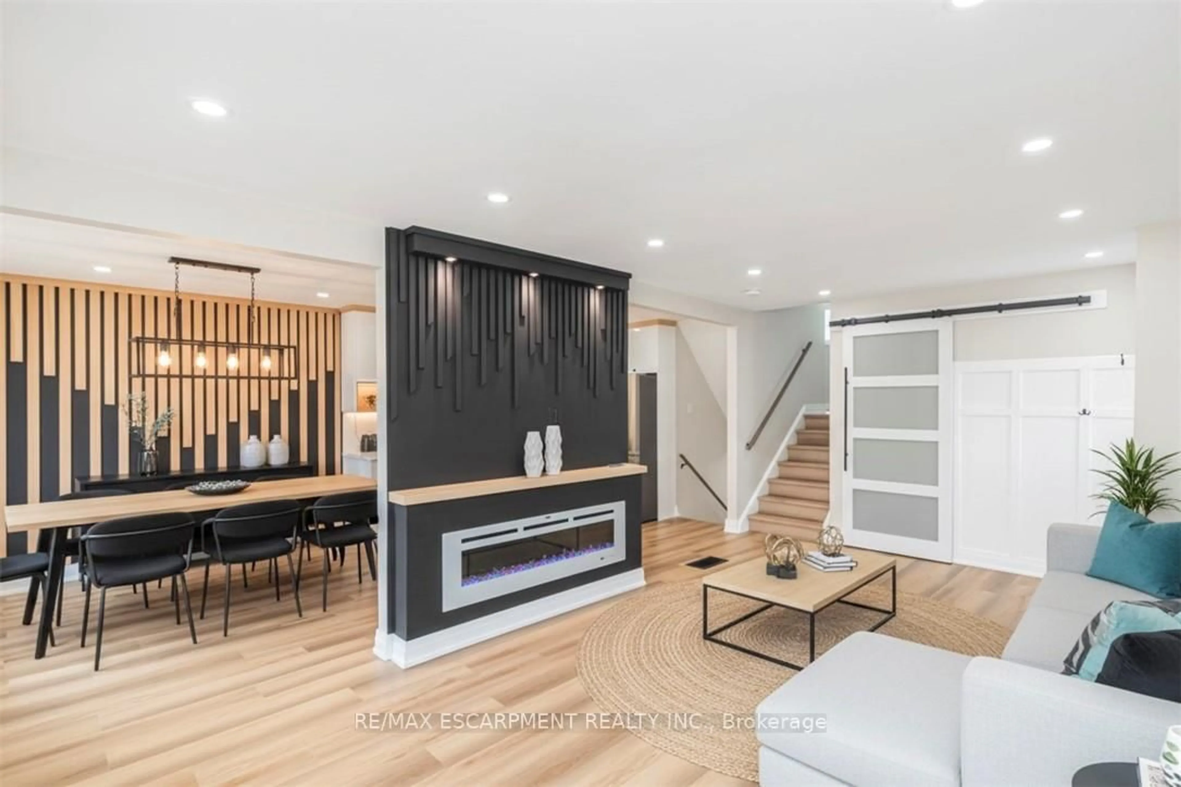 Unknown for 2 Country Club Dr, Hamilton Ontario L8K 5W2