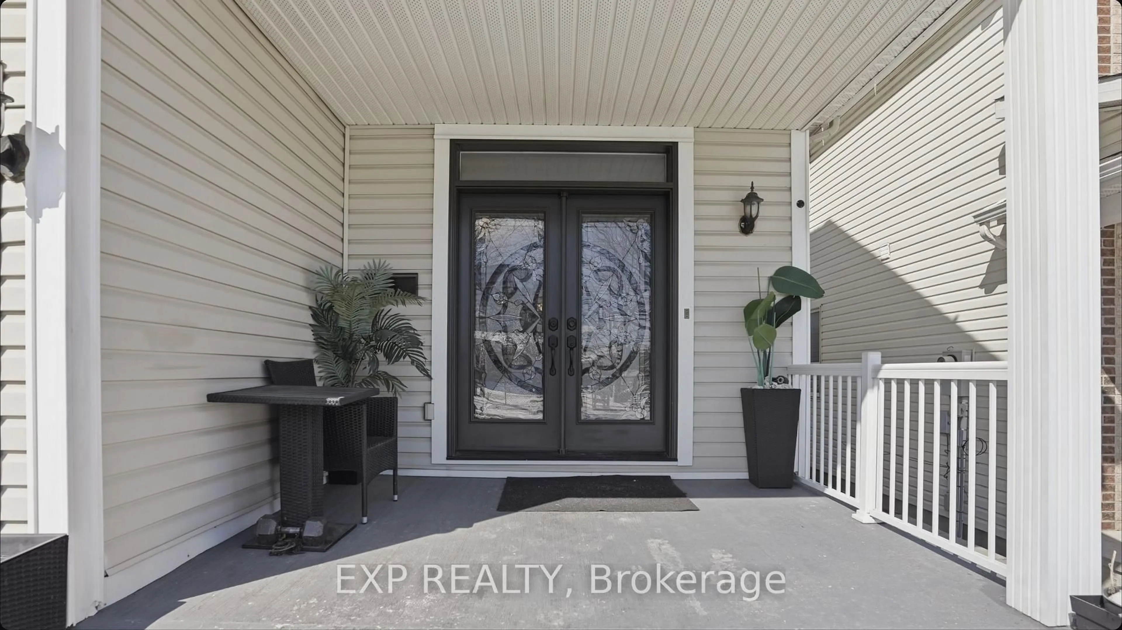 Indoor entryway for 222 DEERCROFT Ave, Nepean Ontario K2J 5K1