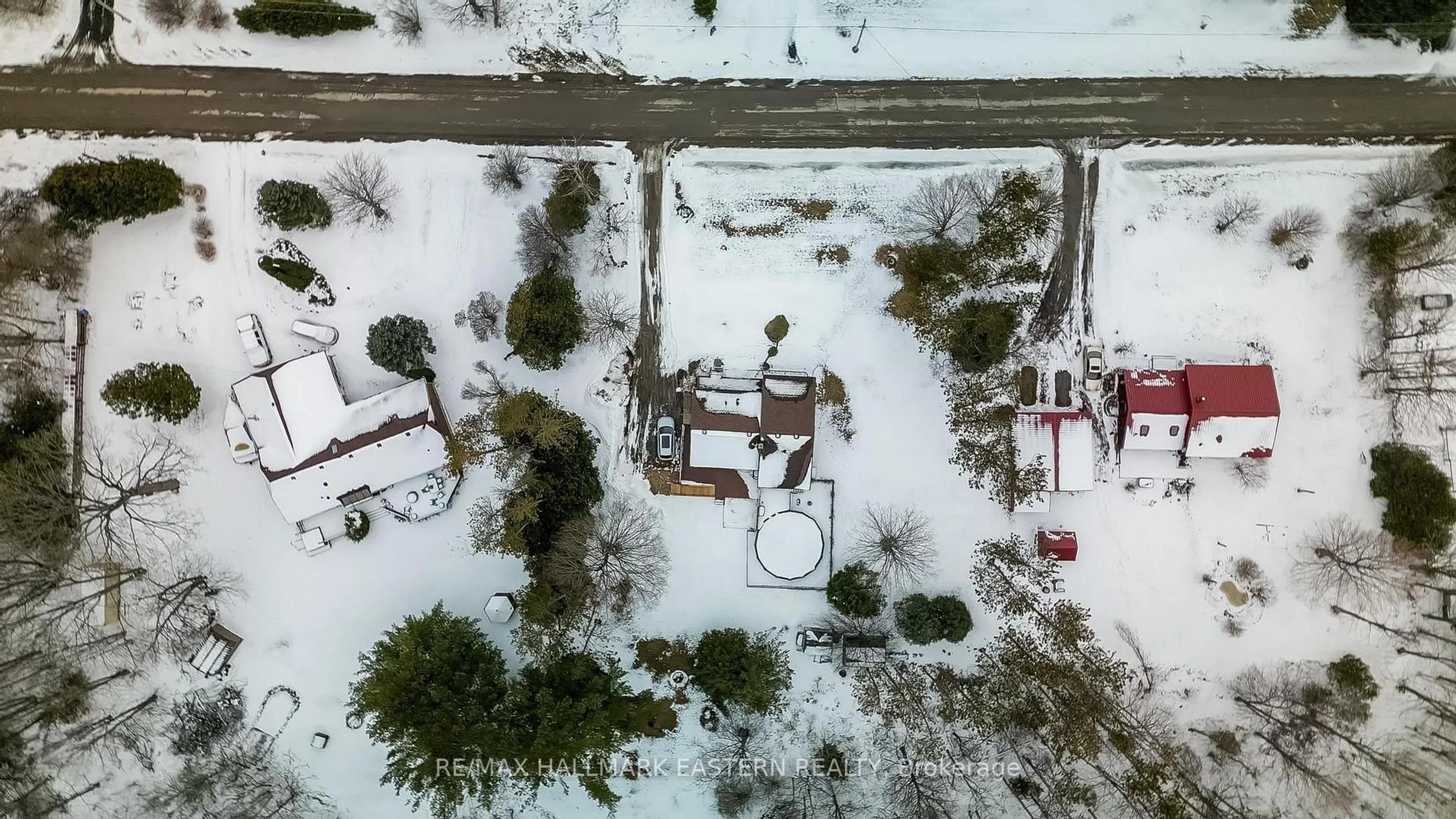 A pic from outside/outdoor area/front of a property/back of a property/a pic from drone, street for 5219 Hillview Dr, Hamilton Township Ontario K0K 2H0