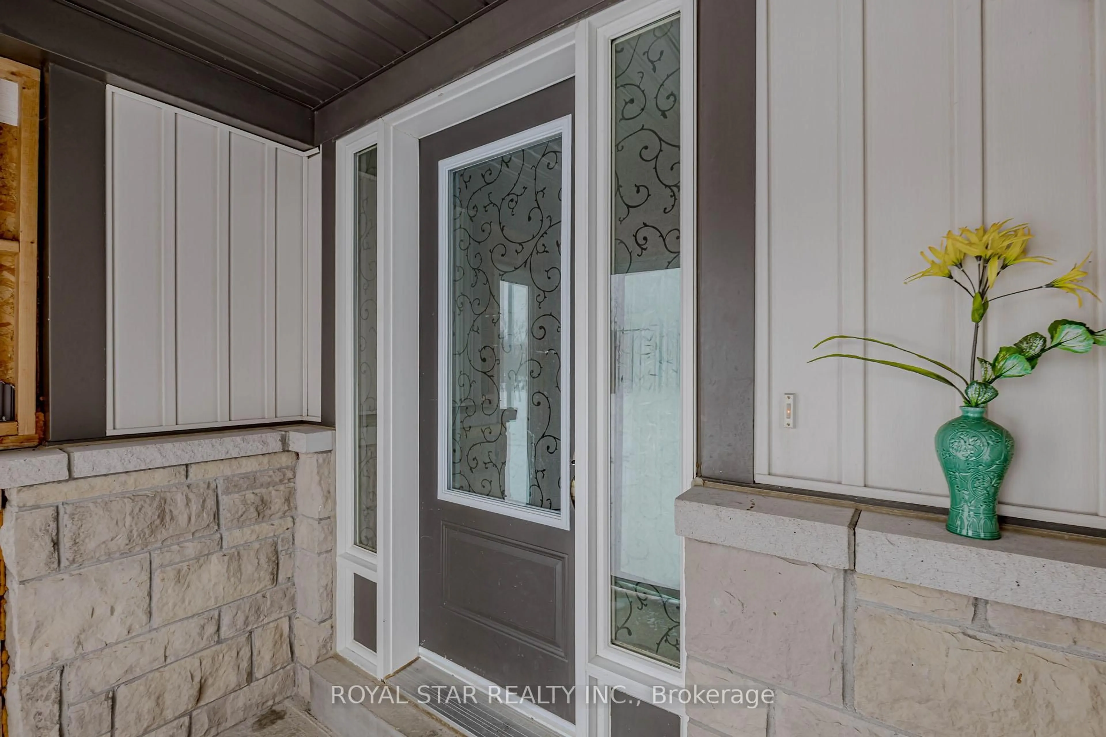 Indoor entryway for 877 Cook Cres, Shelburne Ontario L9V 3V1