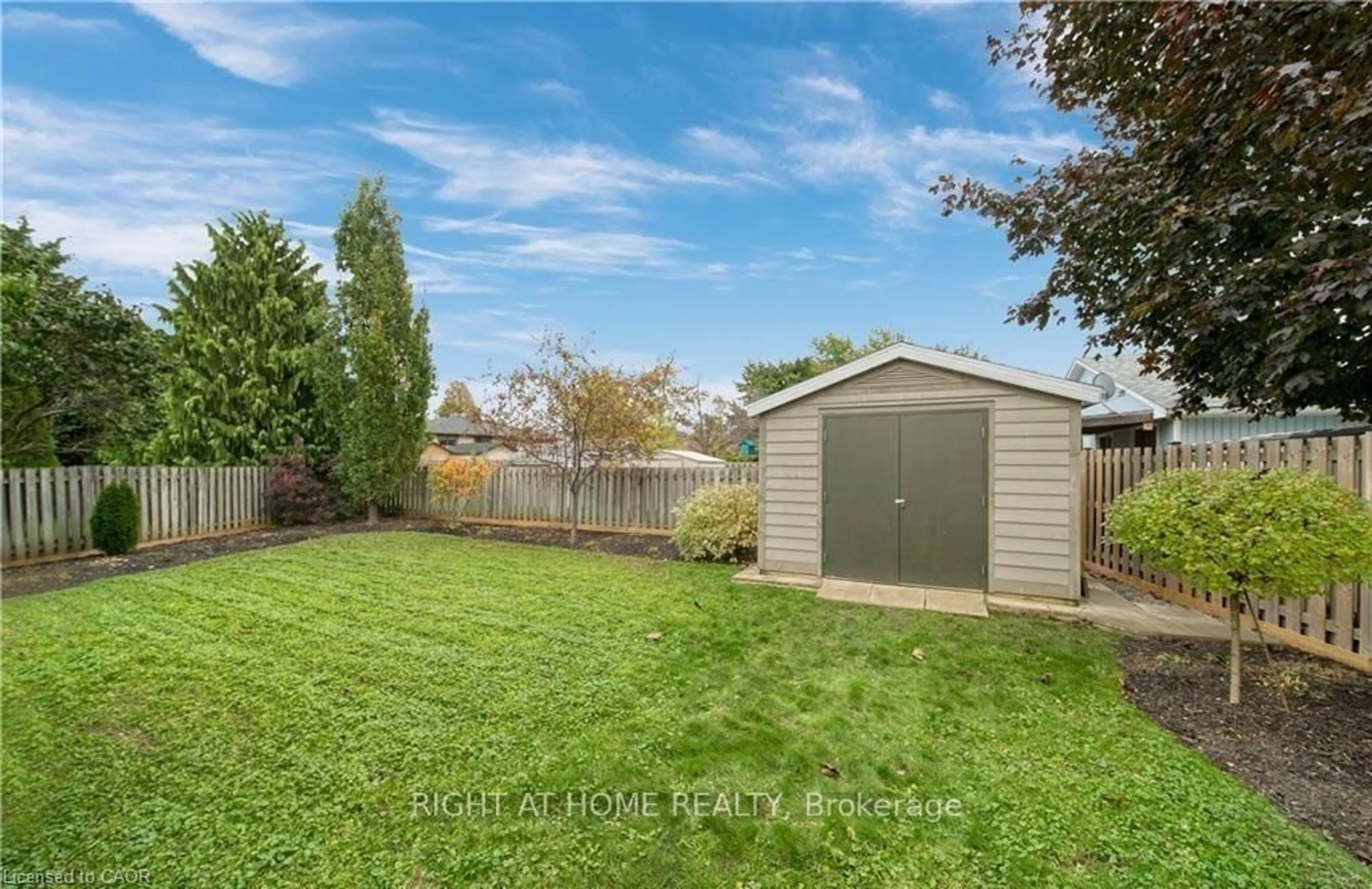 Shed for 6 Bardadyn Crt, St. Catharines Ontario L2N 6R2