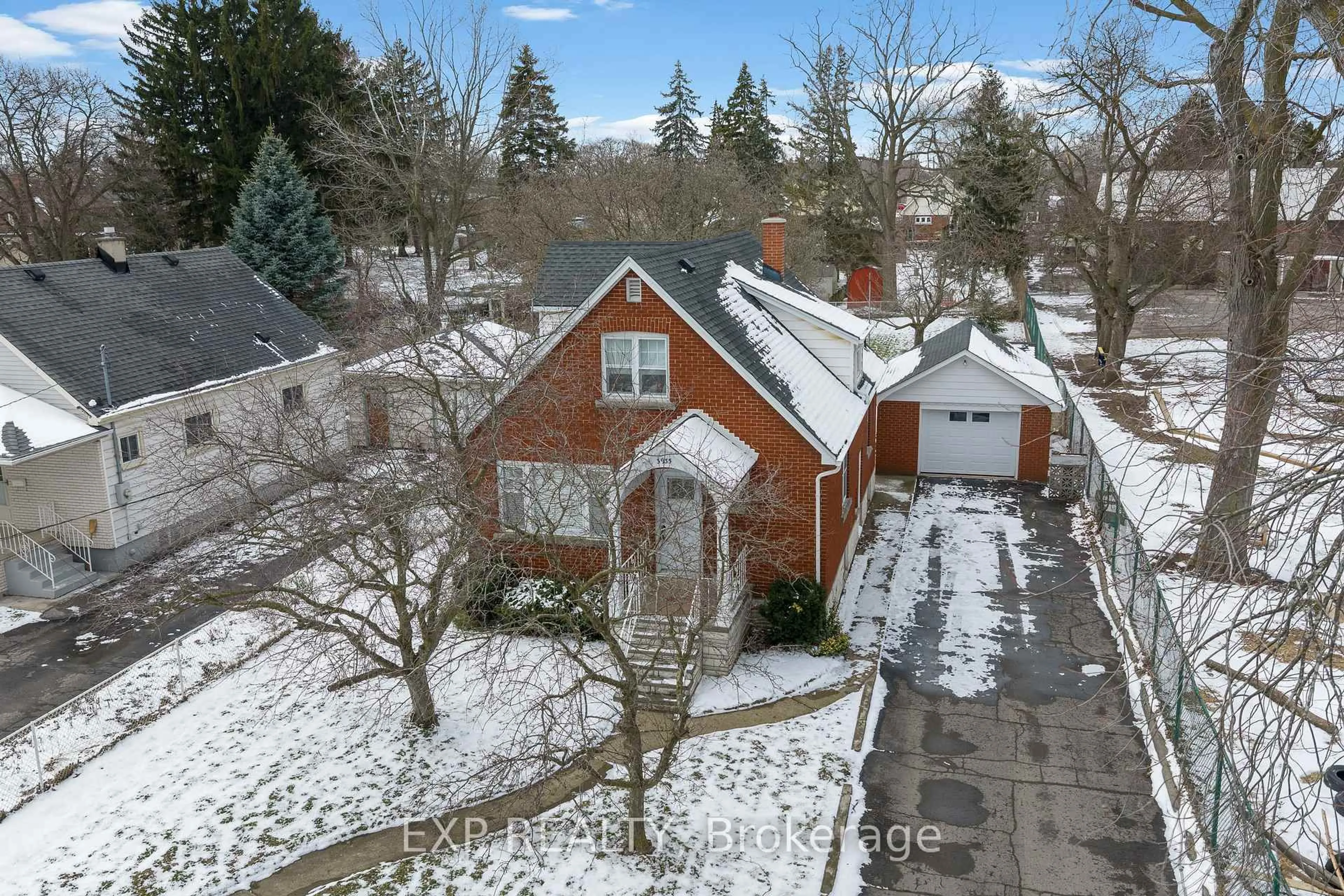 A pic from outside/outdoor area/front of a property/back of a property/a pic from drone, street for 3935 St Peter Ave, Niagara Falls Ontario L2J 2N9