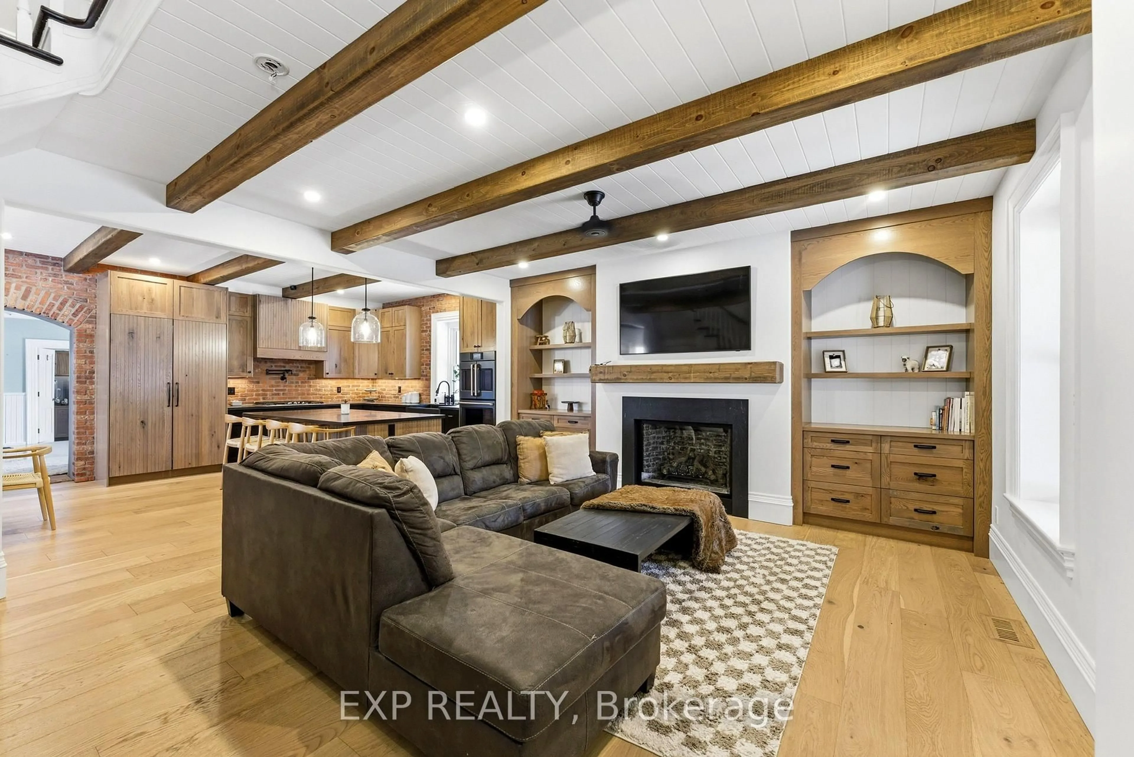 Living room with furniture, unknown for 348 Massassauga Rd, Prince Edward County Ontario K8N 4Z7