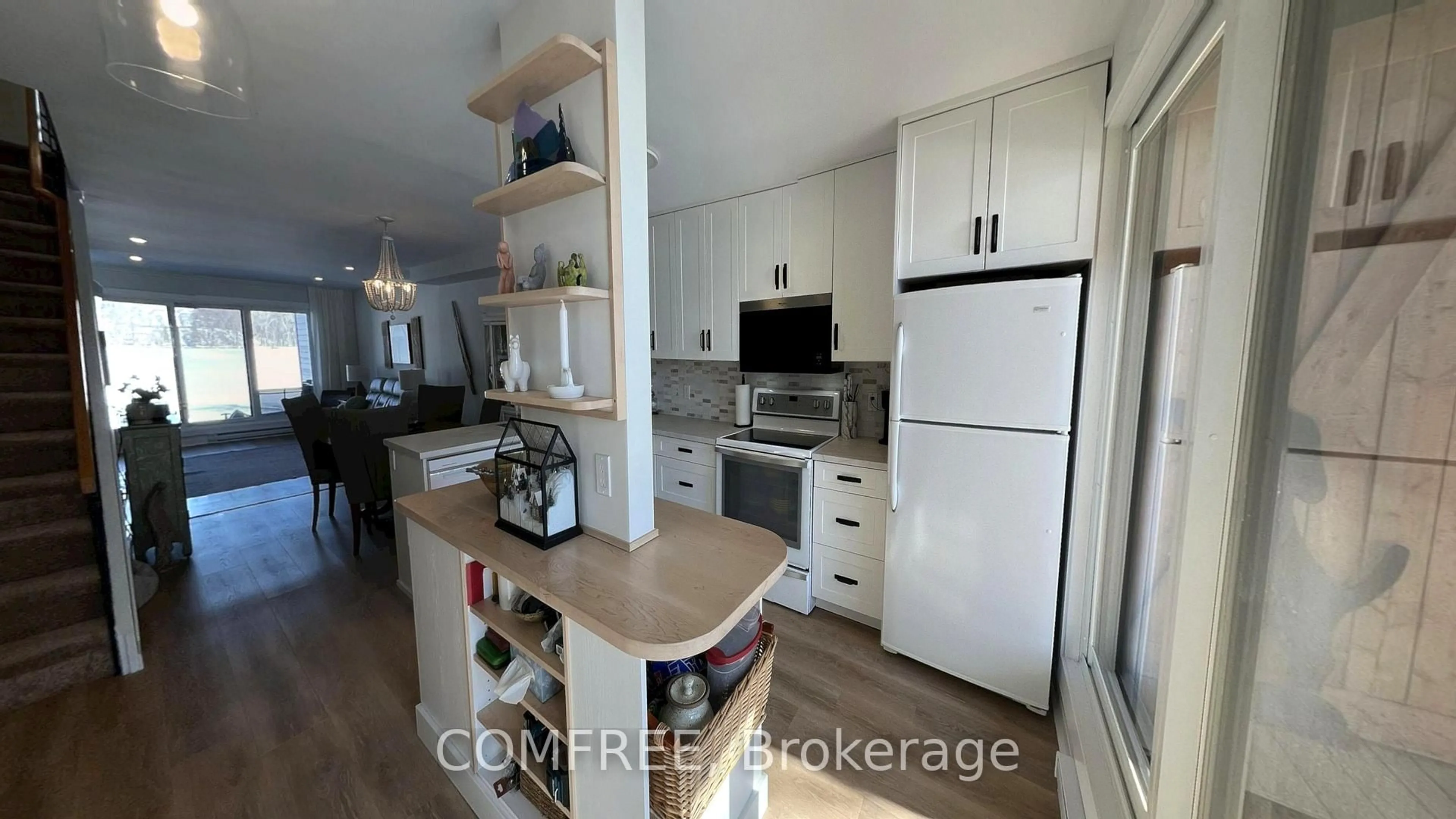 Open concept kitchen, unknown for 2890 Presqu'île Rd #17, Alfred and Plantagenet Ontario K0B 1J0