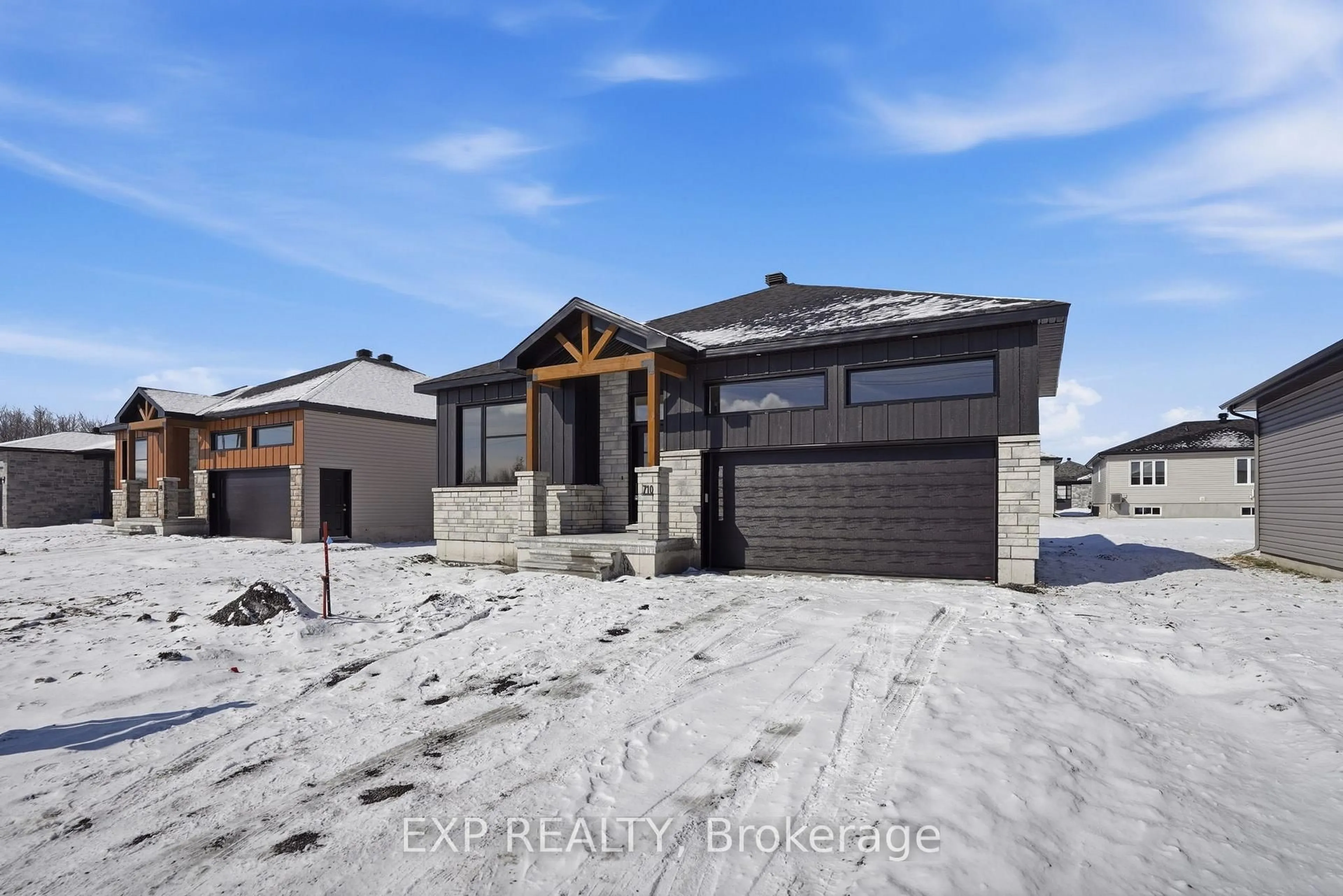 Unknown for 710 West St, Hawkesbury Ontario K6A 3X1