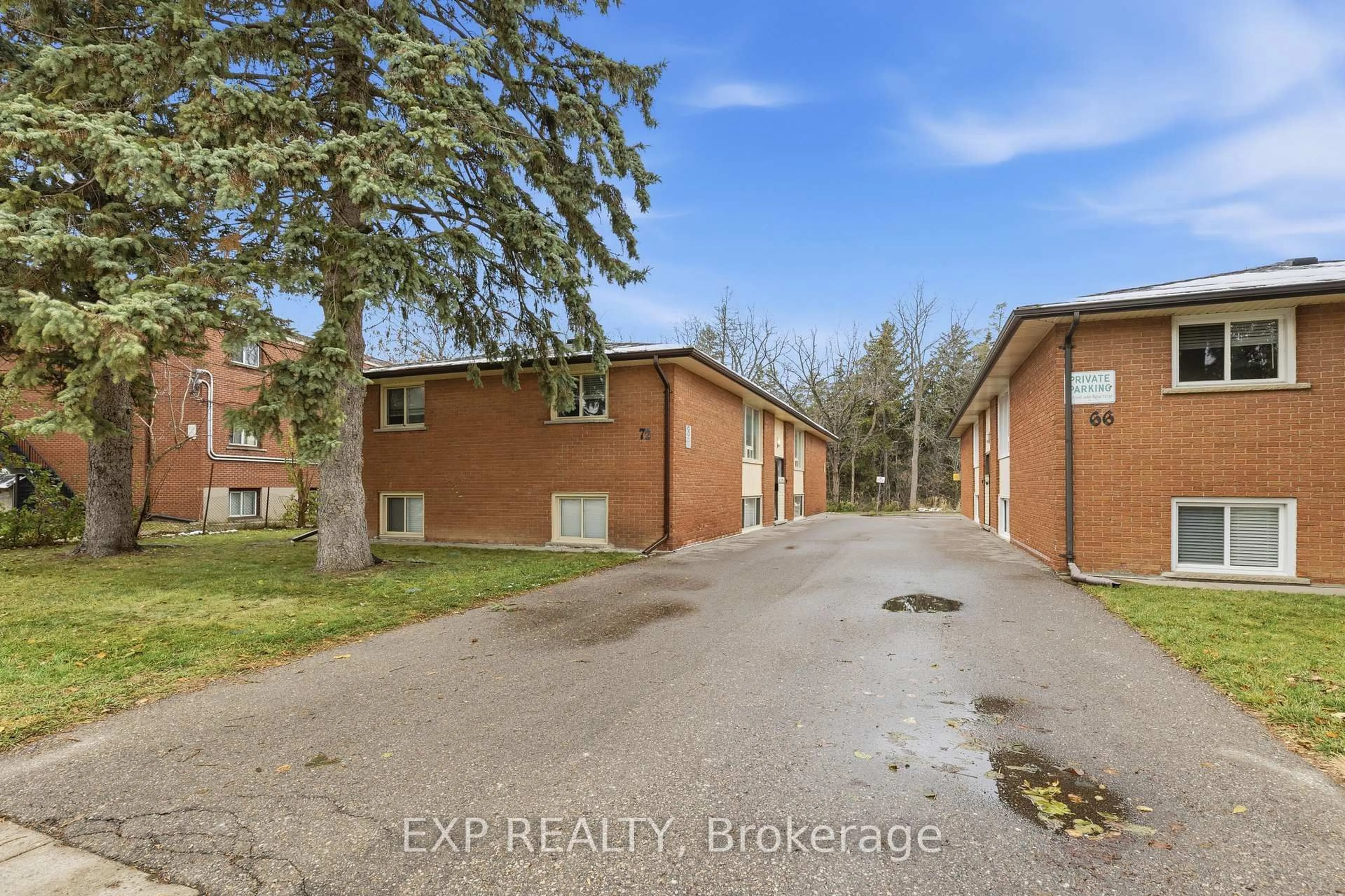 A pic from outside/outdoor area/front of a property/back of a property/a pic from drone, street for 72 Barbara Cres, Kitchener Ontario N2M 4N2