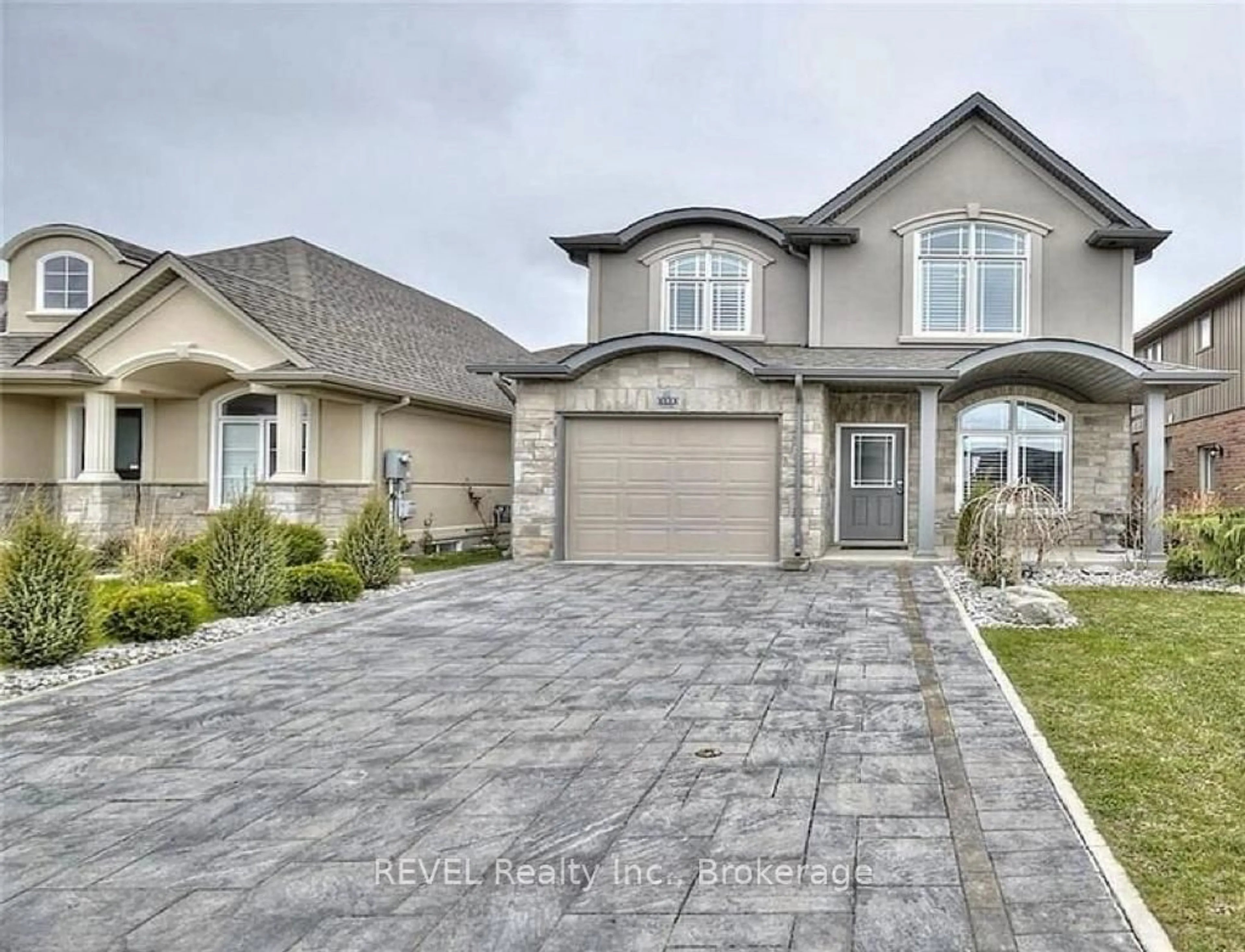 Home with brick exterior material, street for 8553 JENNIFER Cres, Niagara Falls Ontario L2H 0J3