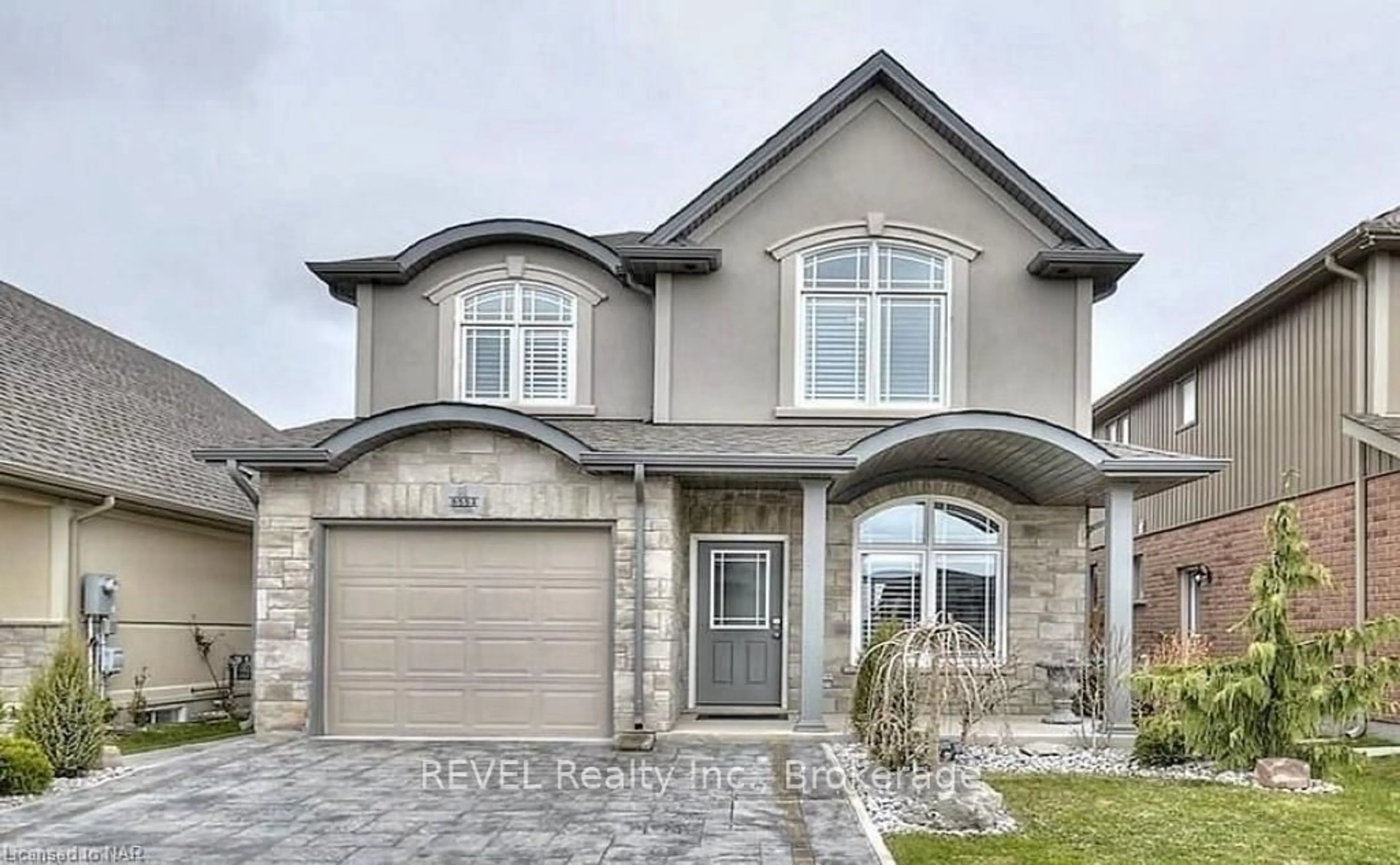 Home with brick exterior material, street for 8553 JENNIFER Cres, Niagara Falls Ontario L2H 0J3