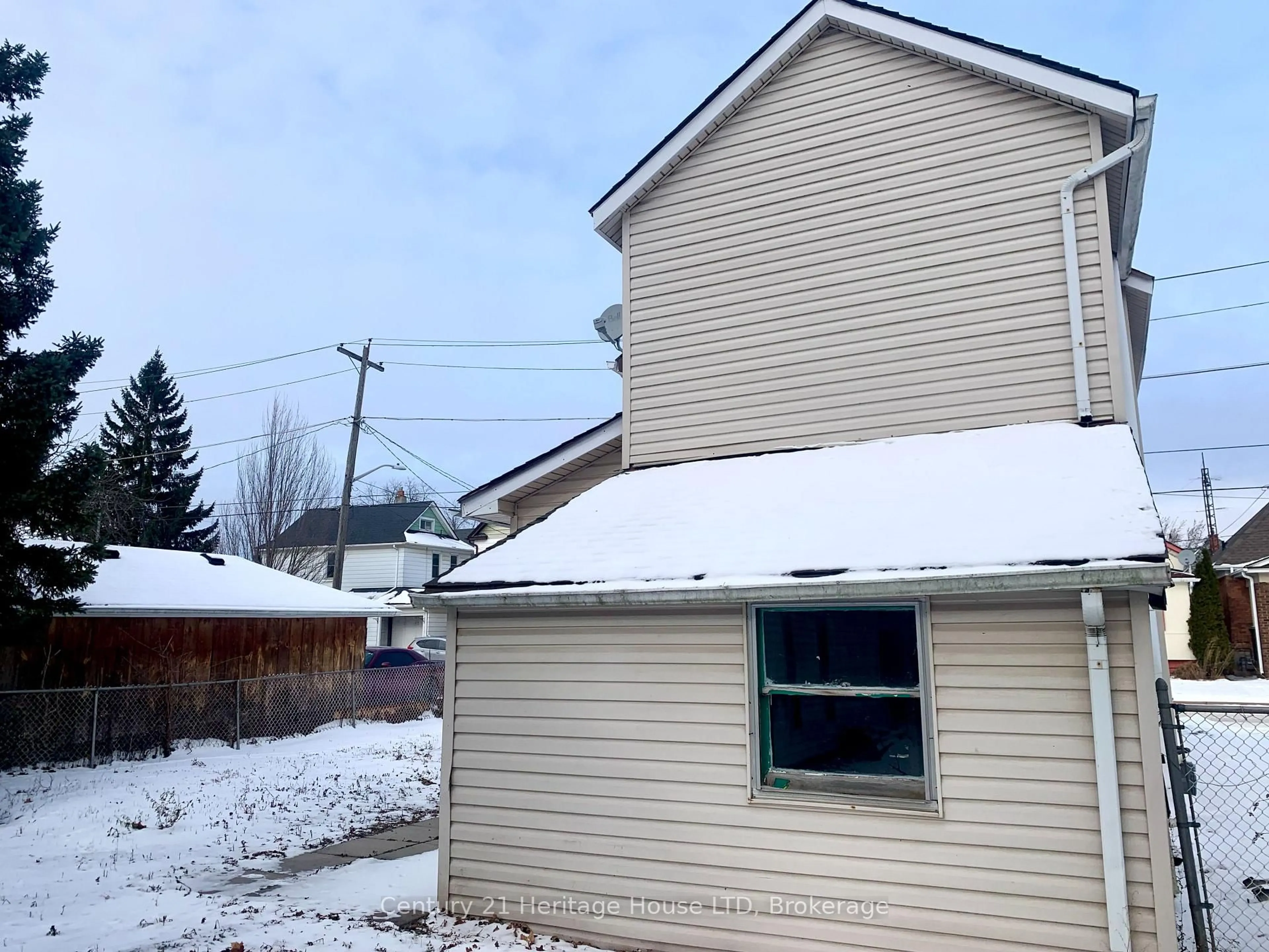 Shed for 4624 JEPSON St, Niagara Falls Ontario L2E 1J4