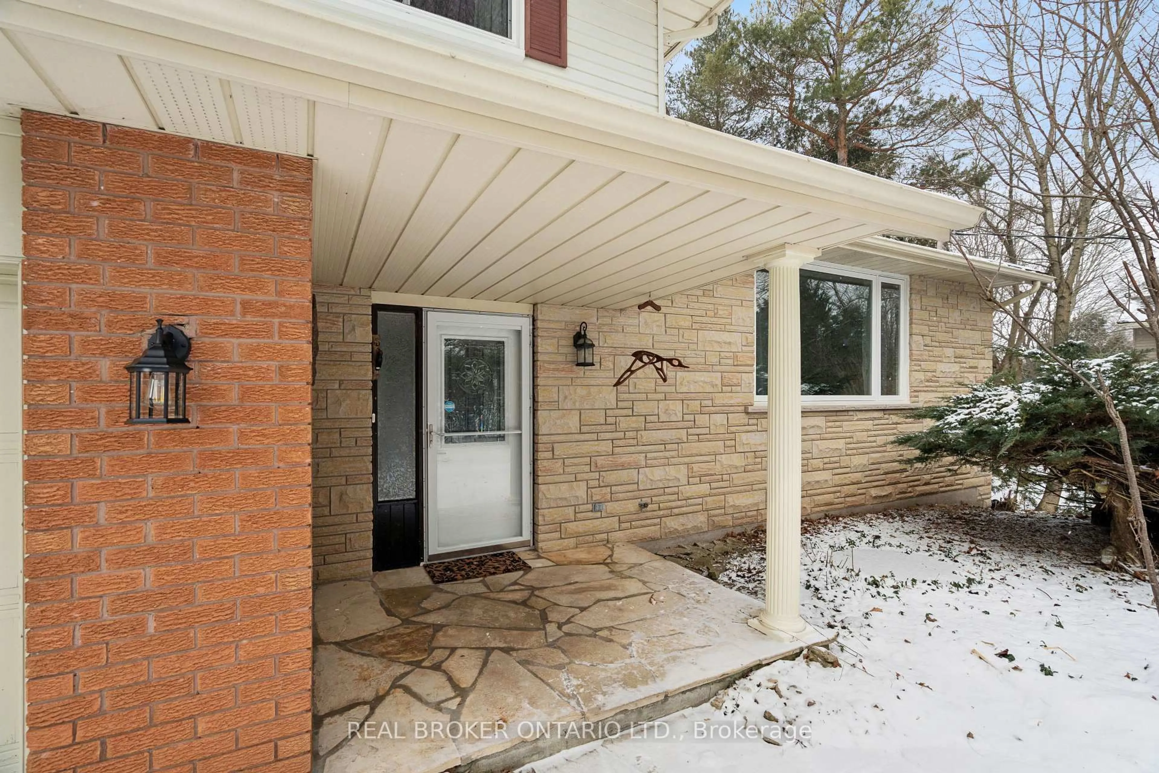 Home with brick exterior material, street for 18 Memorial St, Guelph/Eramosa Ontario N0B 1P0