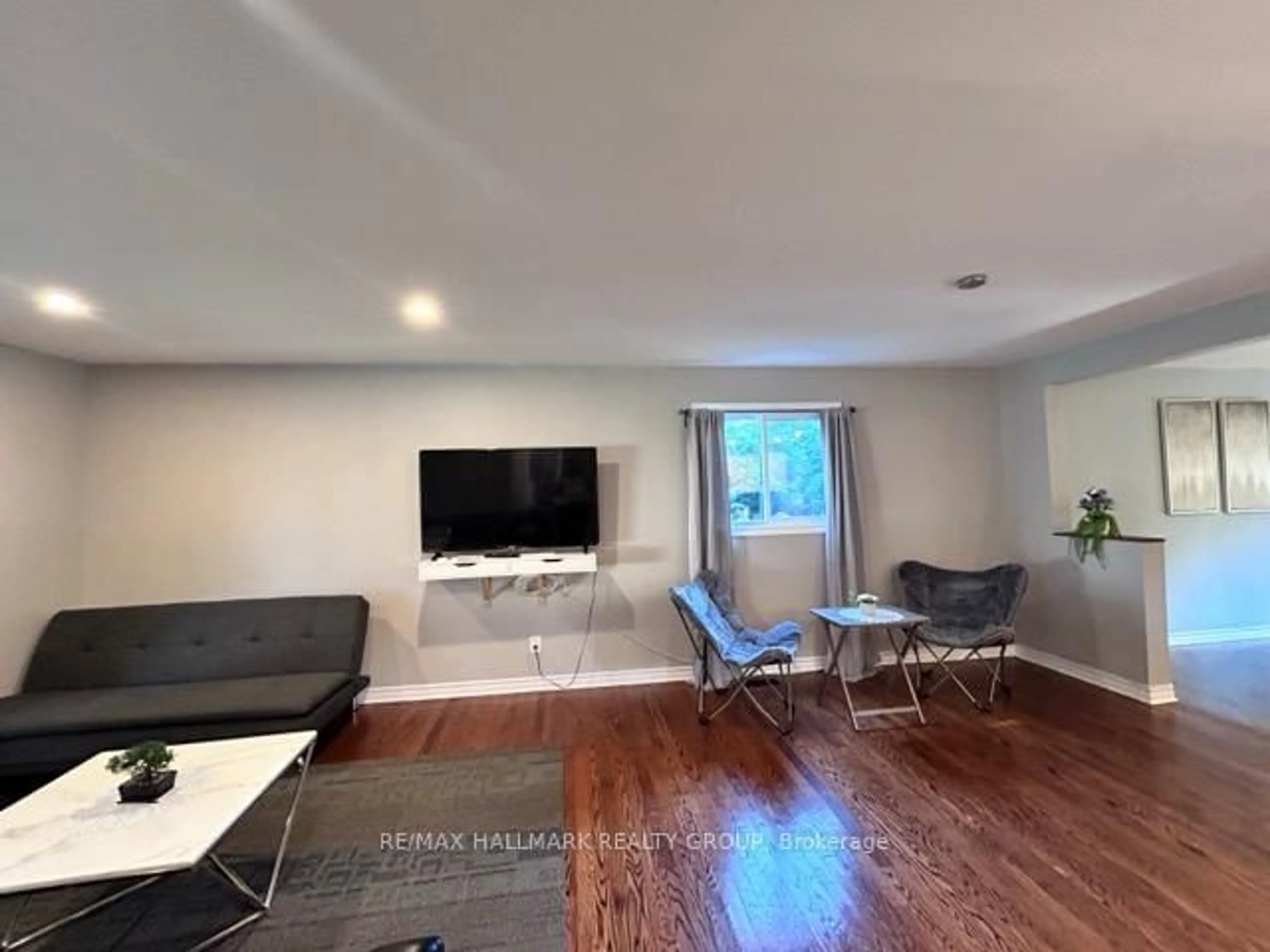 A pic of a room for 18 Forest Park Ave, Ottawa Ontario K2E 5A1