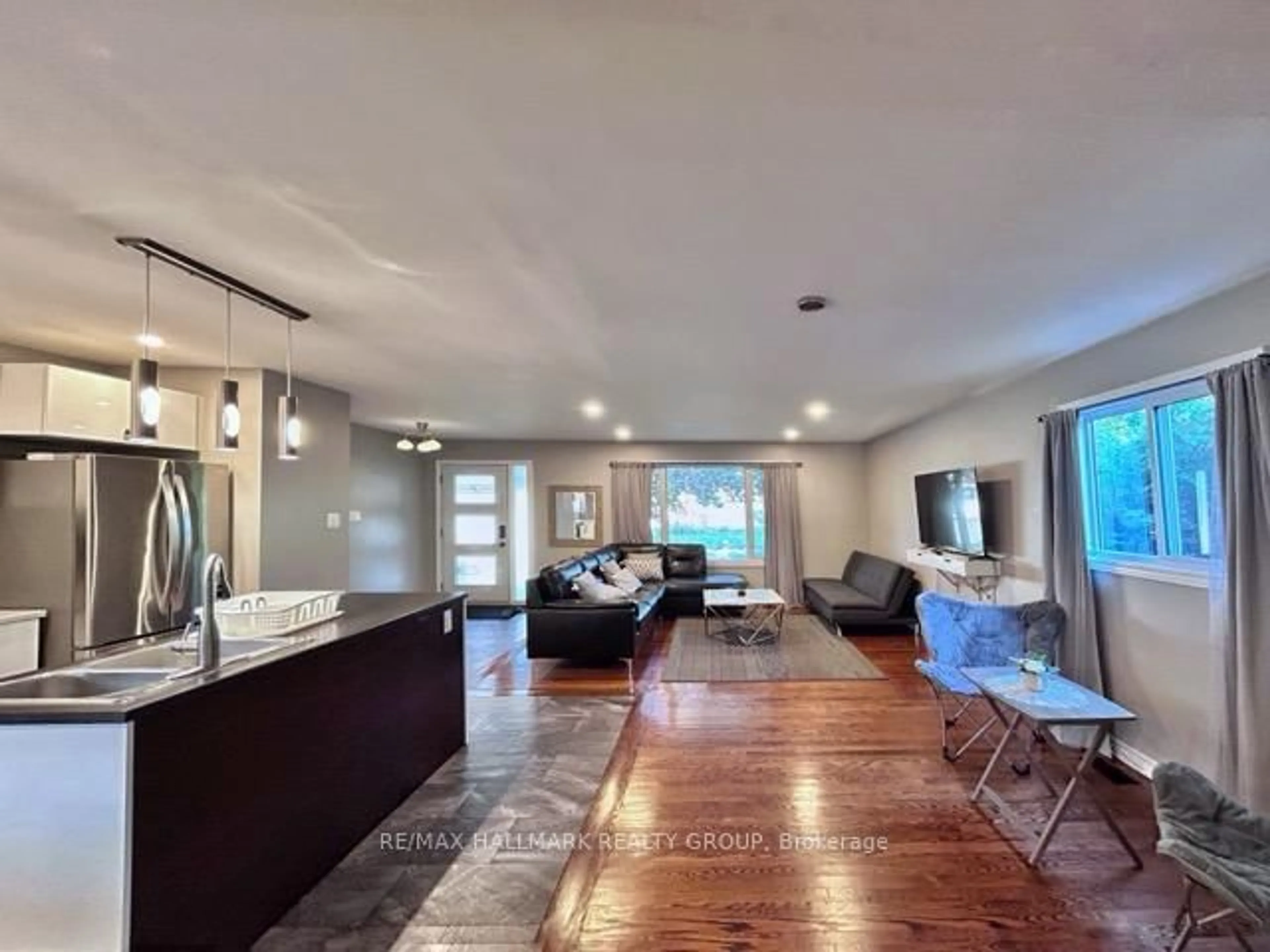 Unknown for 18 Forest Park Ave, Ottawa Ontario K2E 5A1