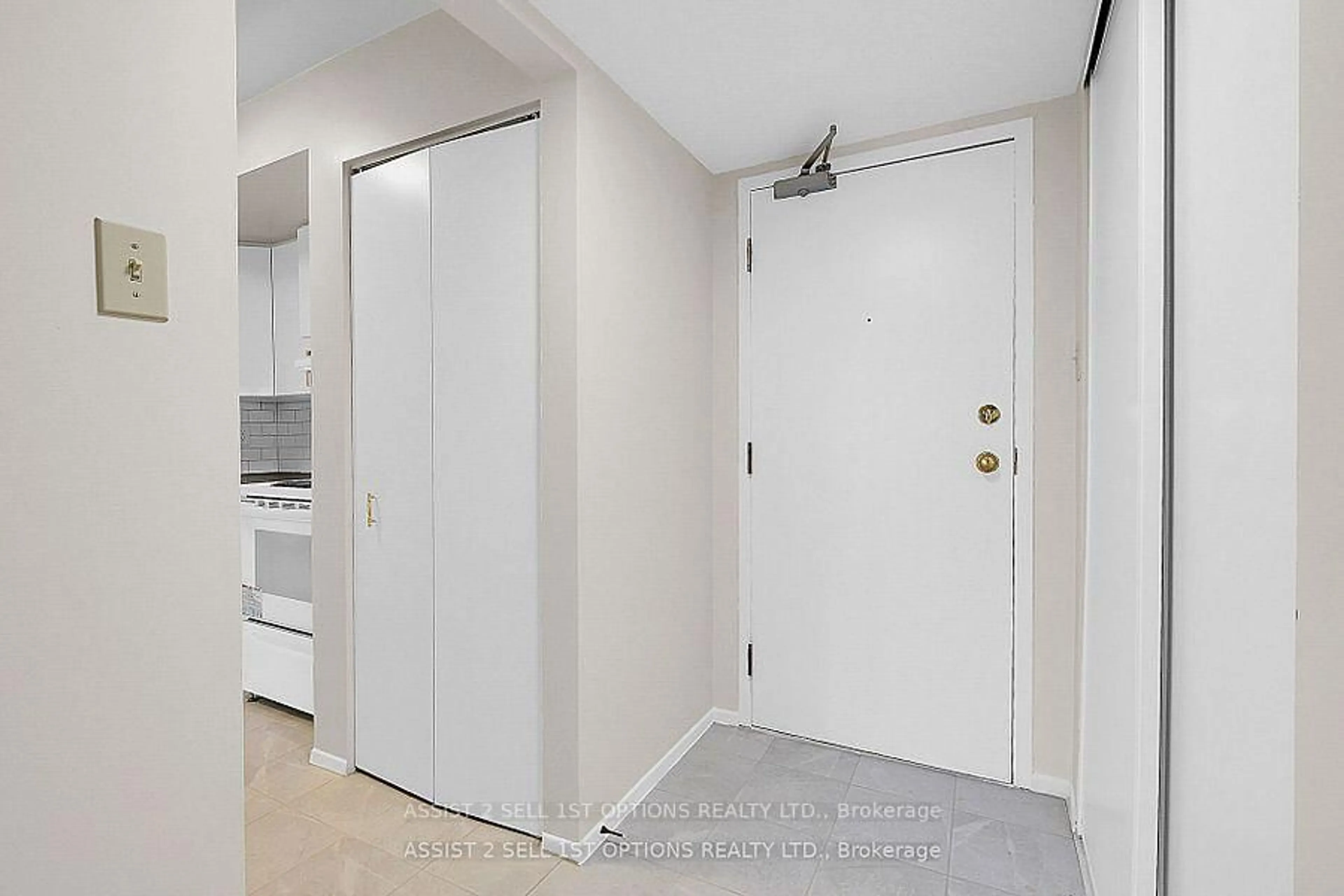 Indoor entryway for 268 Lorry Greenberg Dr #311, Ottawa Ontario K1T 3K1