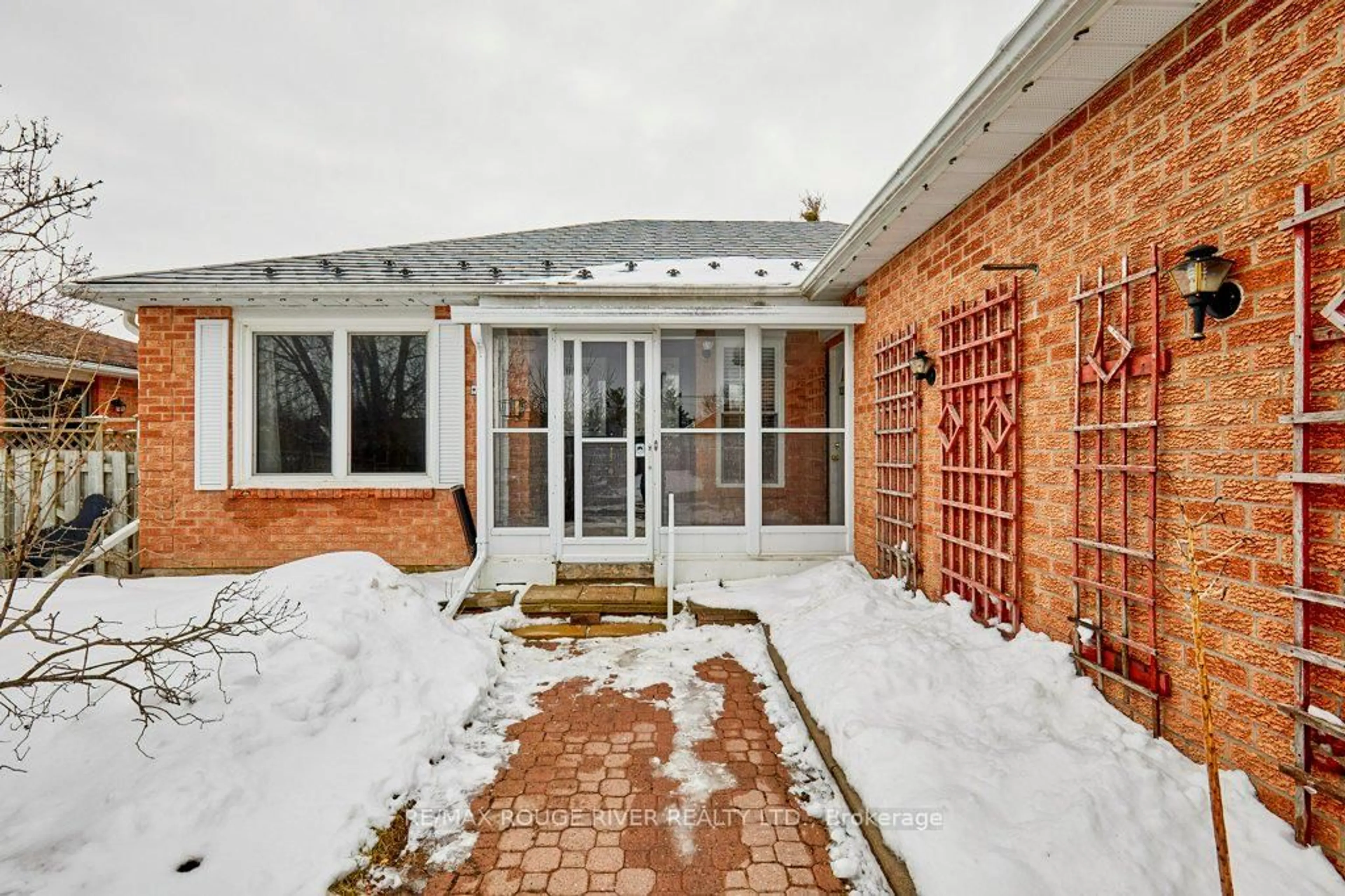 Unknown for 34 Cedar Crt, Kawartha Lakes Ontario K9V 6A9