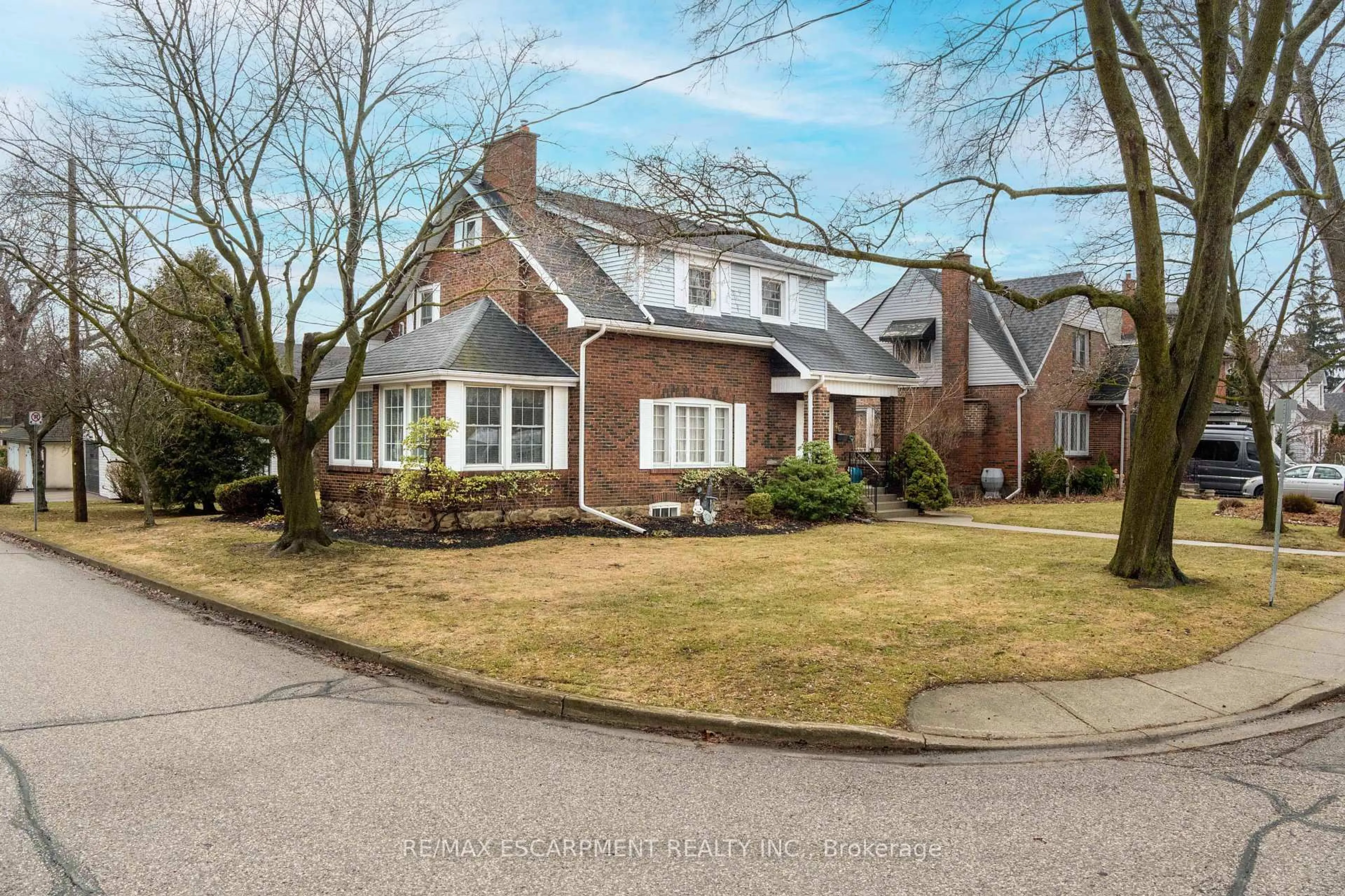 Home with brick exterior material, street for 46 Jane St, Brant Ontario N3L 2X9