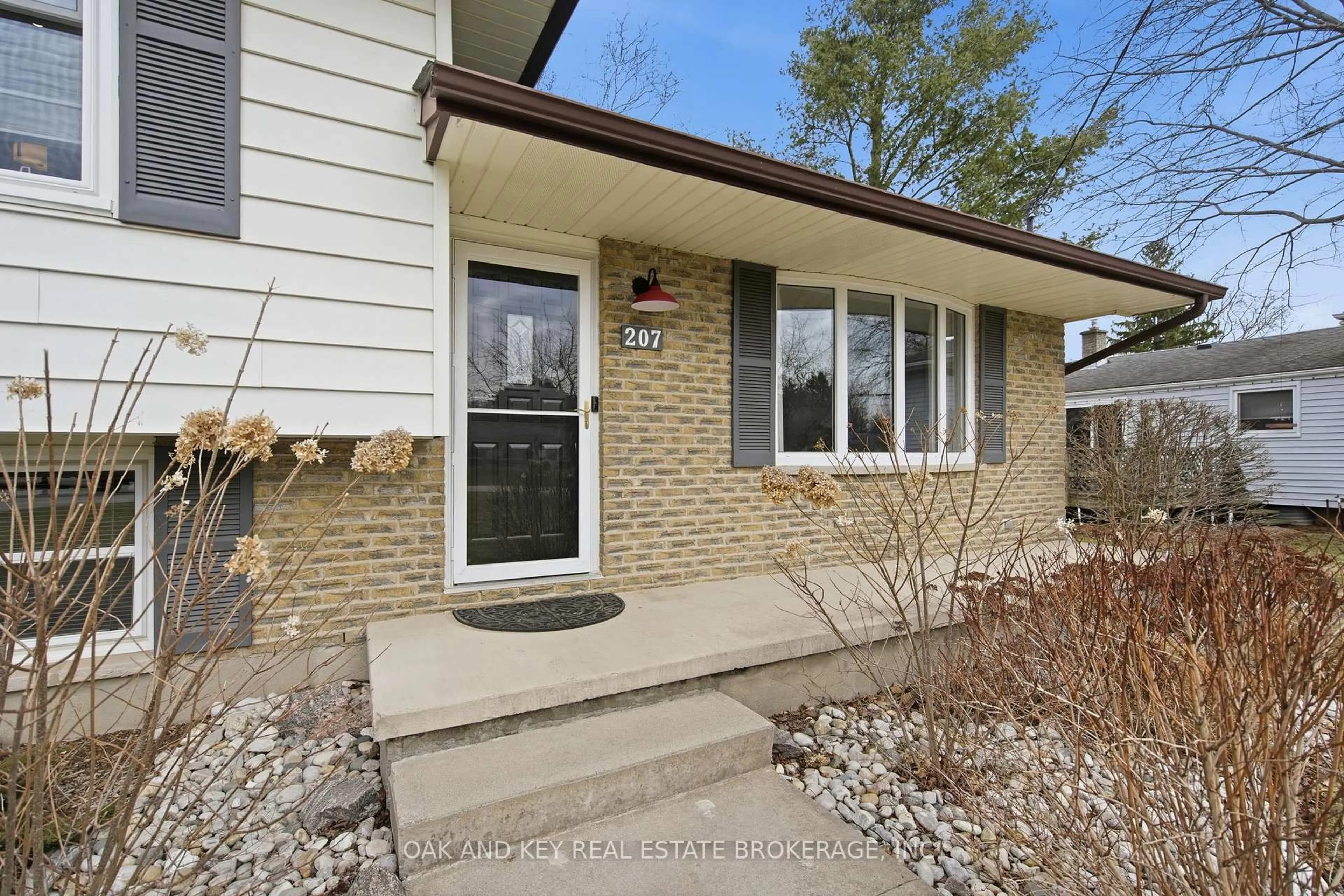 Home with brick exterior material, street for 207 Simcoe Crt, Middlesex Centre Ontario N0L 1R0