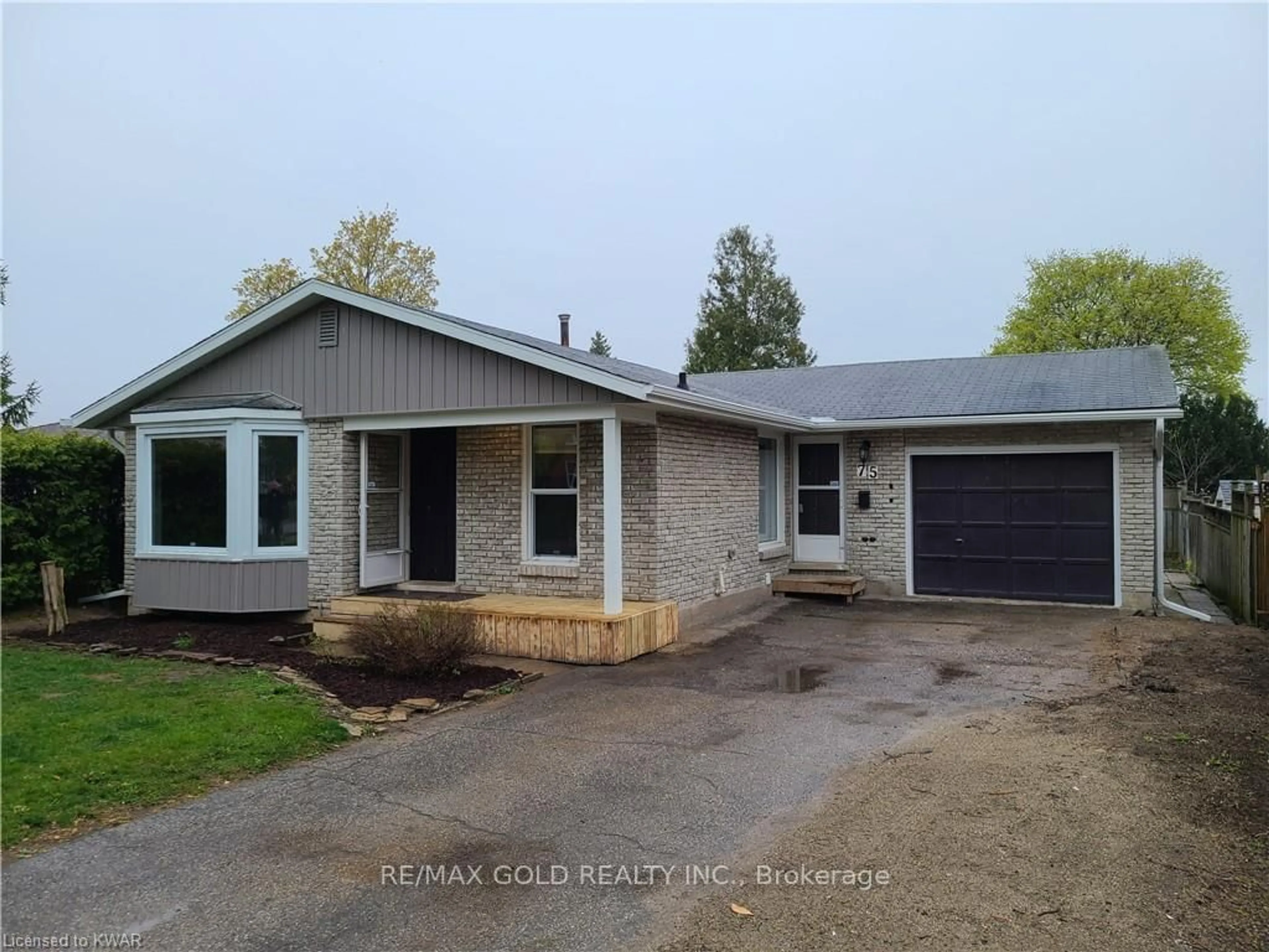 Home with brick exterior material, street for 75 Pepperwood Cres, Kitchener Ontario N2A 2R4