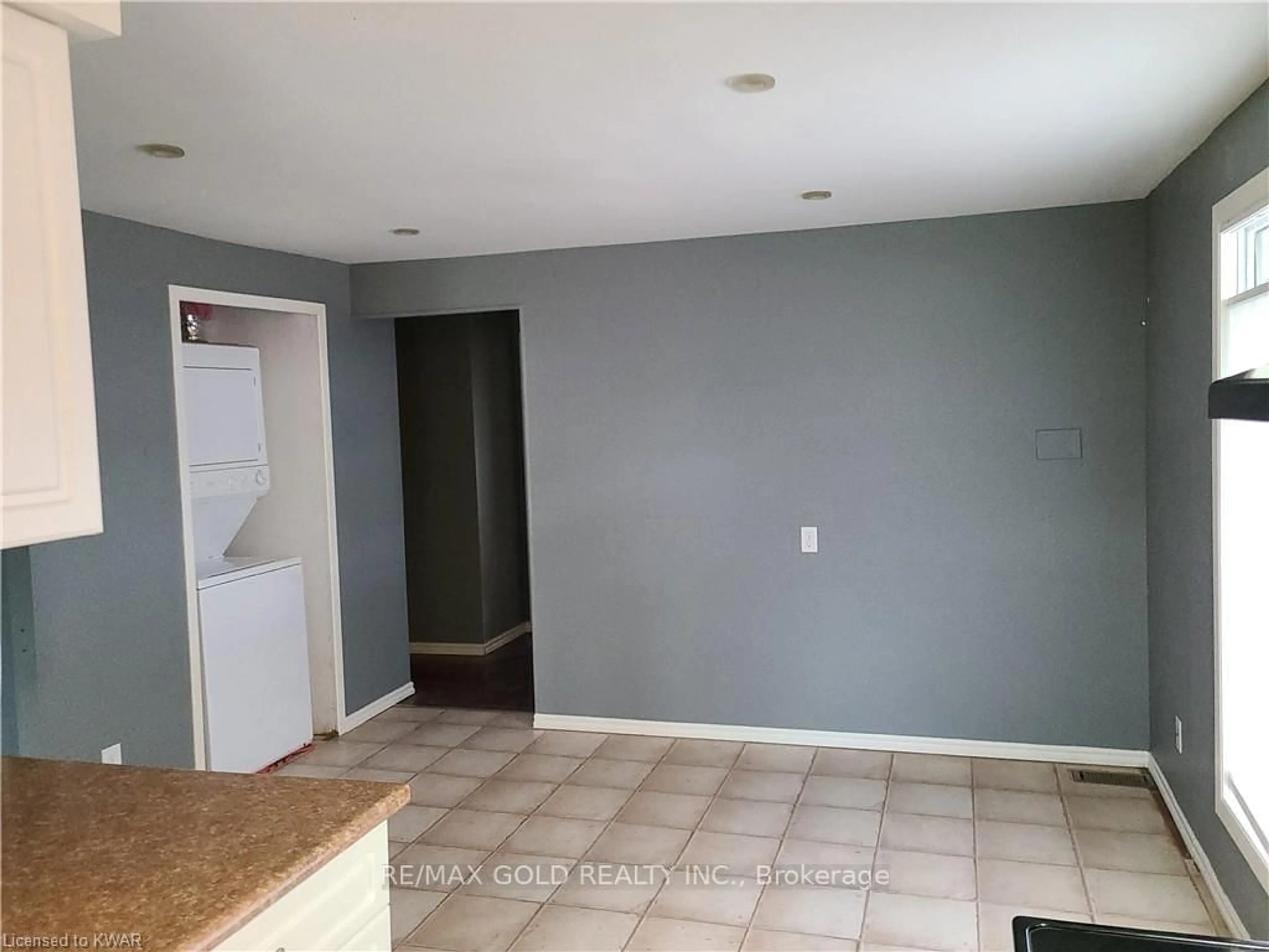 A pic of a room for 75 Pepperwood Cres, Kitchener Ontario N2A 2R4