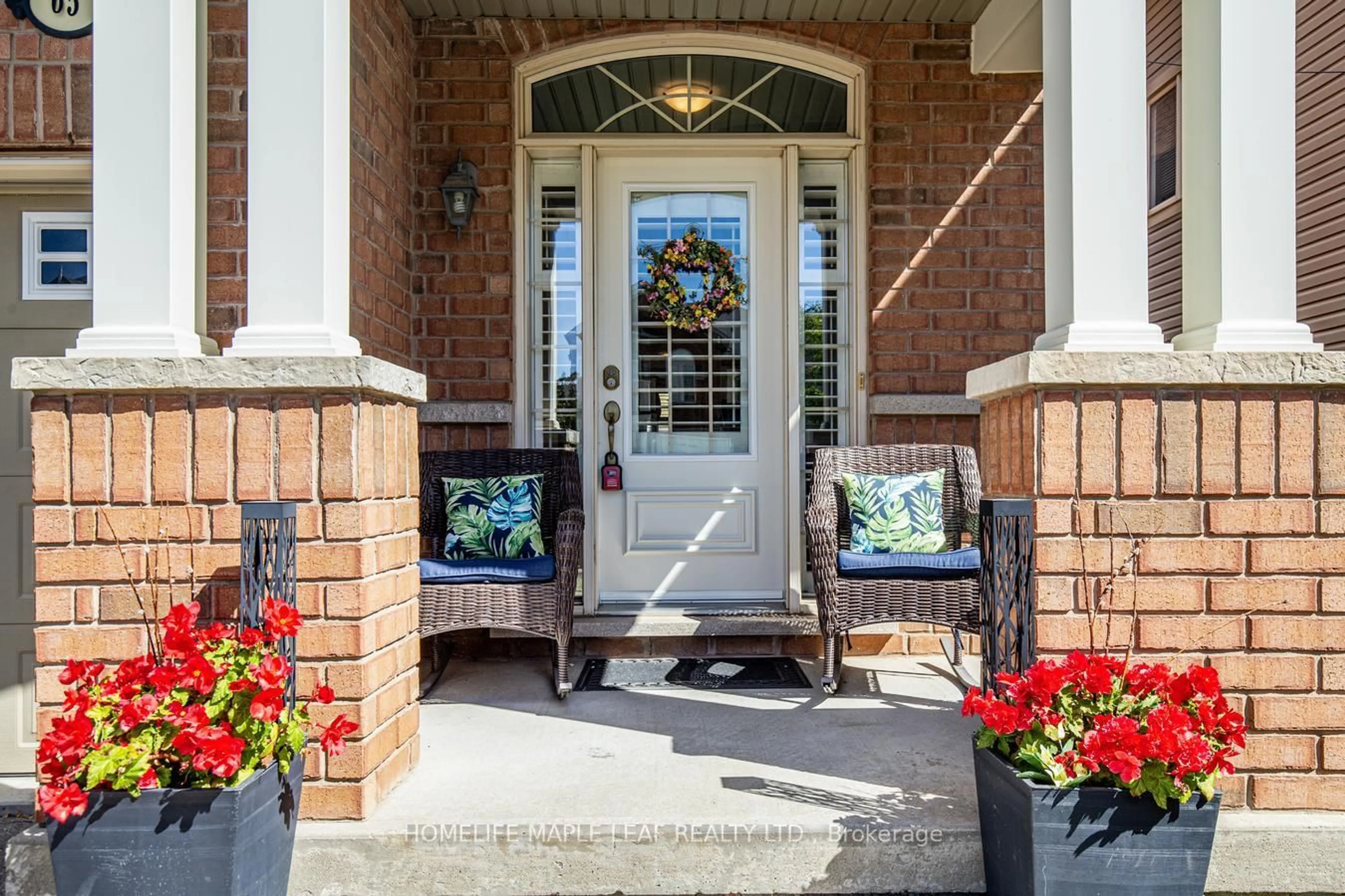 Indoor entryway for 65 Cathedral Crt, Hamilton Ontario L8B 0S1