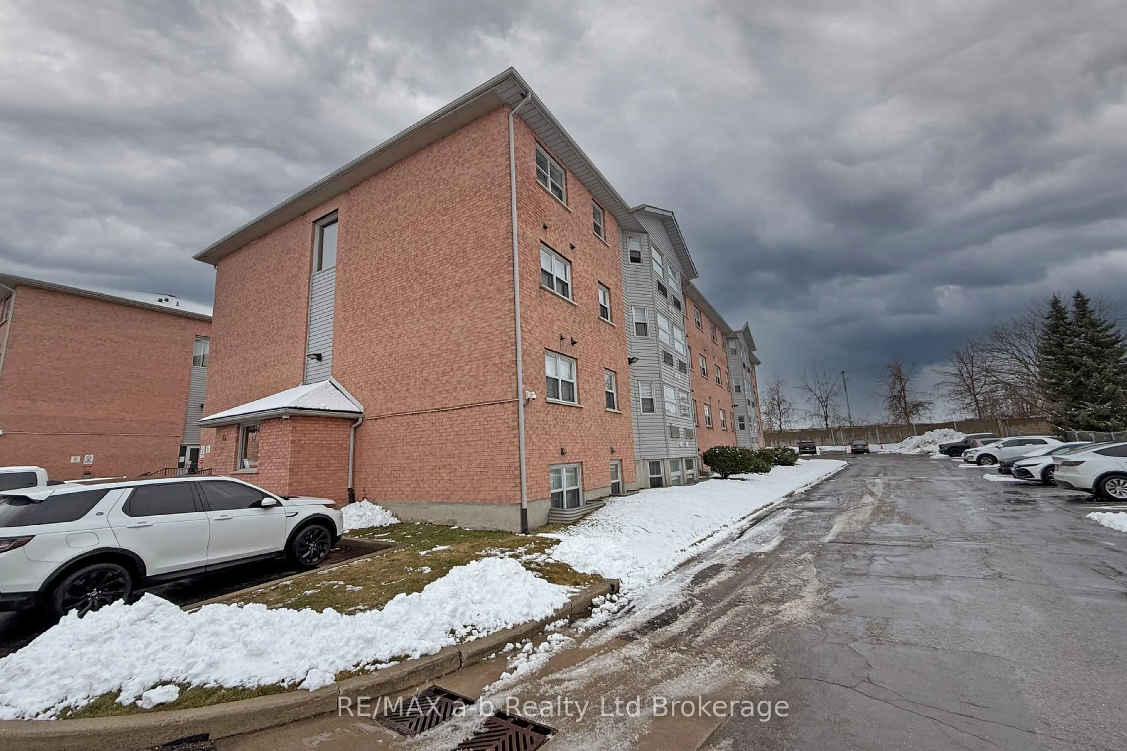 Unknown for 64 Hiawatha Rd #36, Woodstock Ontario N4T 1P4