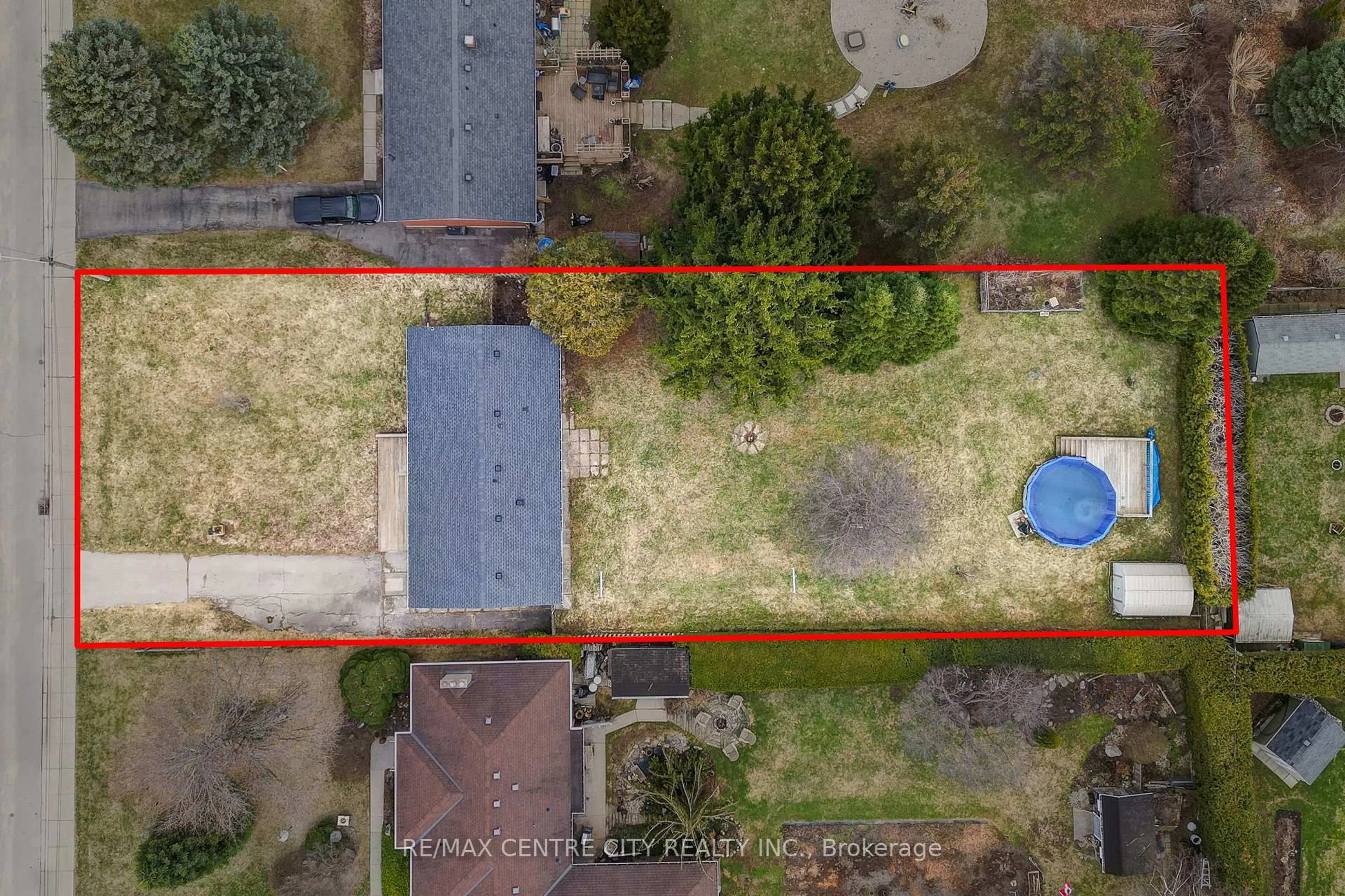A pic from outside/outdoor area/front of a property/back of a property/a pic from drone, street for 68 Bailey Ave, Central Elgin Ontario N5R 5A1