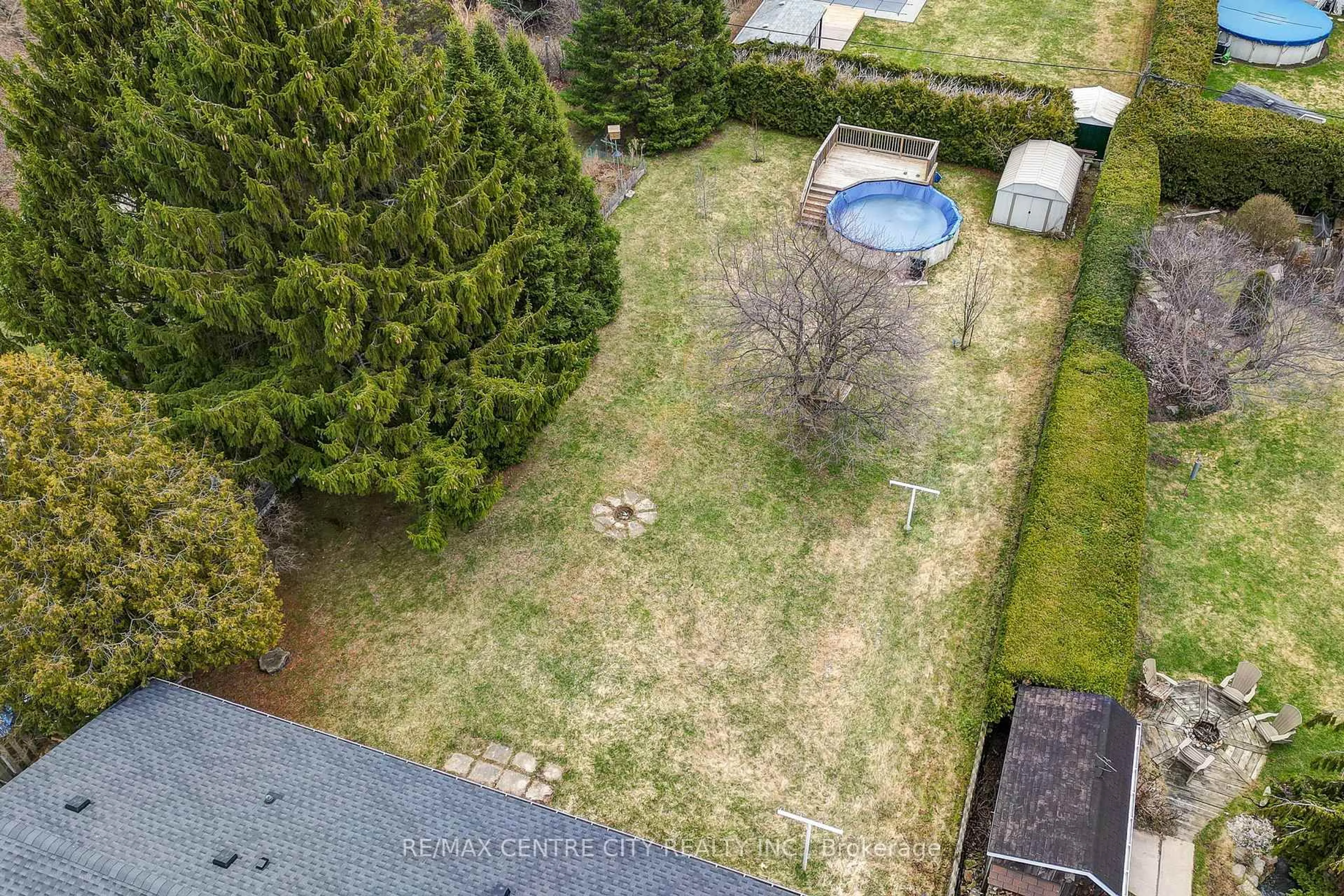 A pic from outside/outdoor area/front of a property/back of a property/a pic from drone, unknown for 68 Bailey Ave, Central Elgin Ontario N5R 5A1