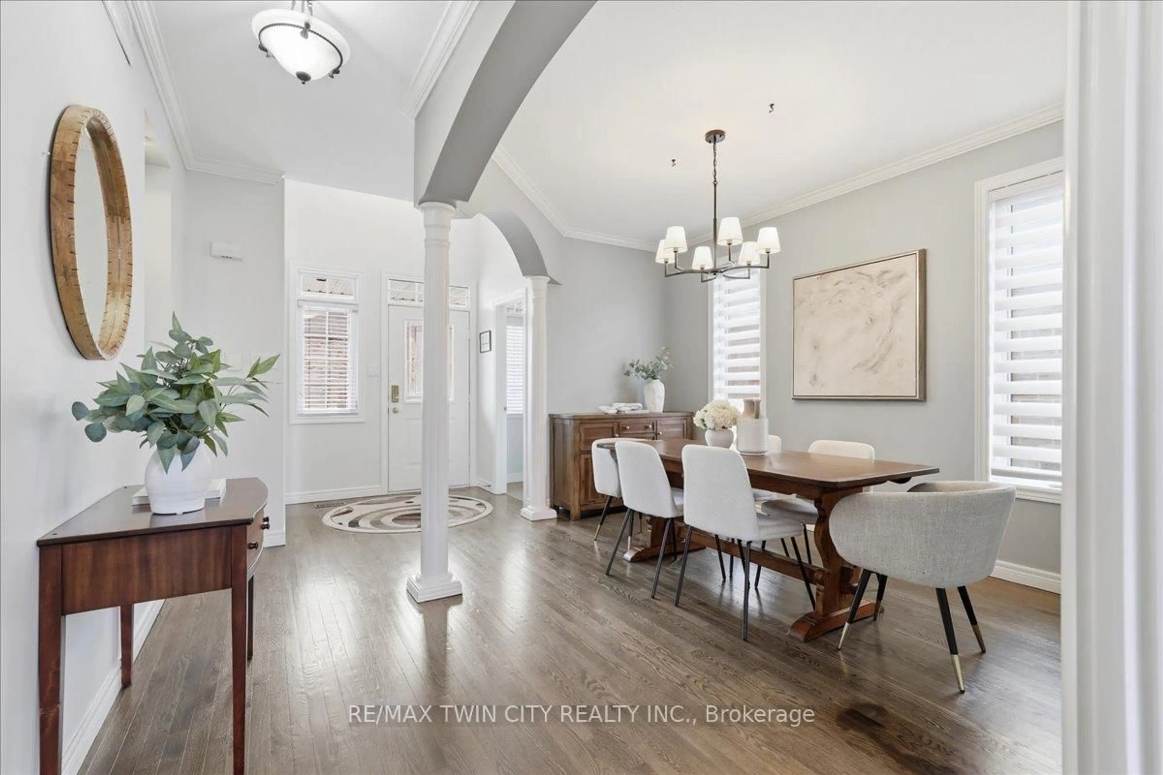 Dining room, unknown for 640 Munich Circ, Waterloo Ontario N2V 2L6