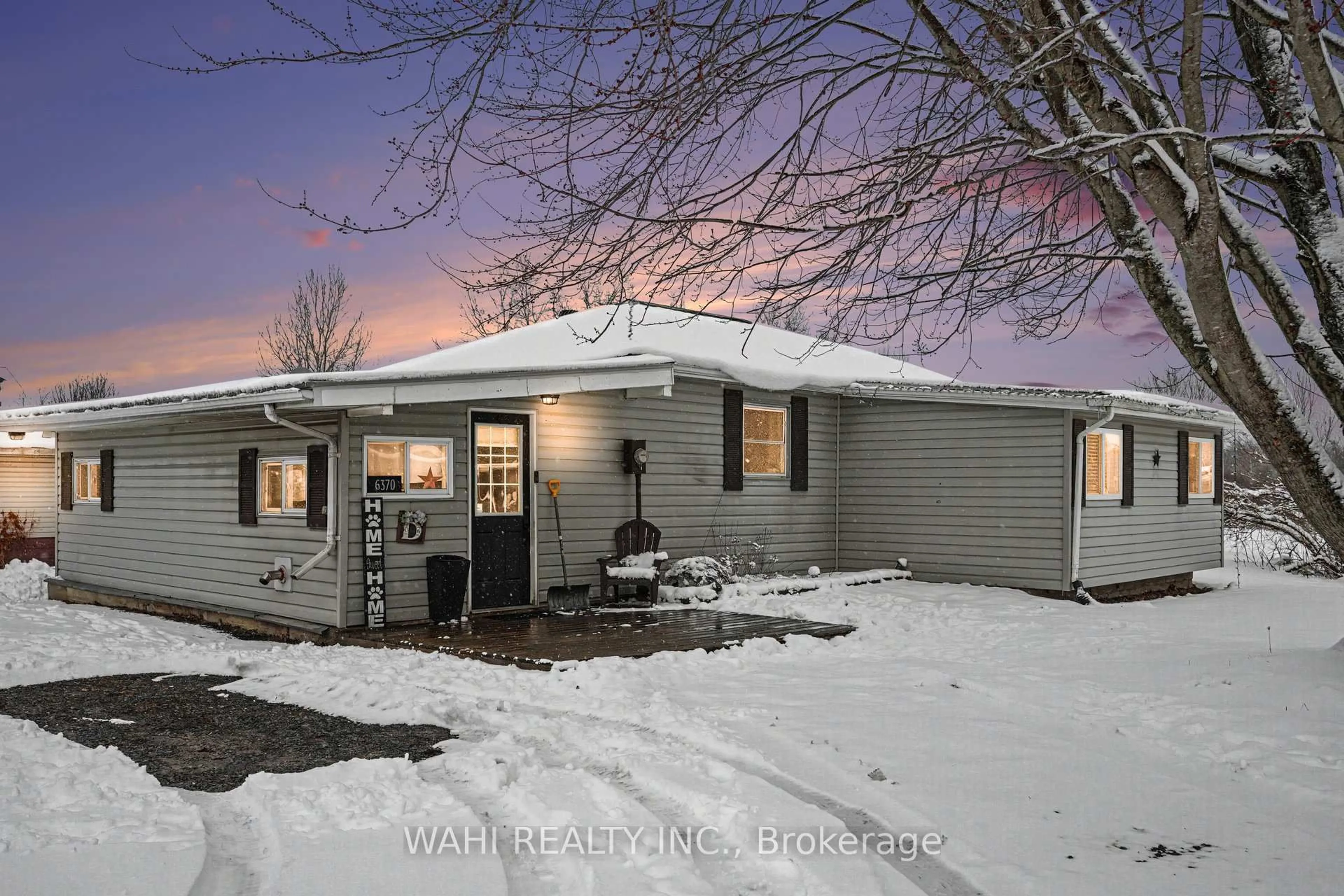 Home with vinyl exterior material, street for 6370 6th Concession Rd, Augusta Ontario K6V 5T2