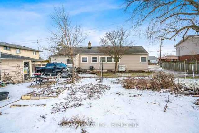 18 Valley Rd, St. Catharines 3