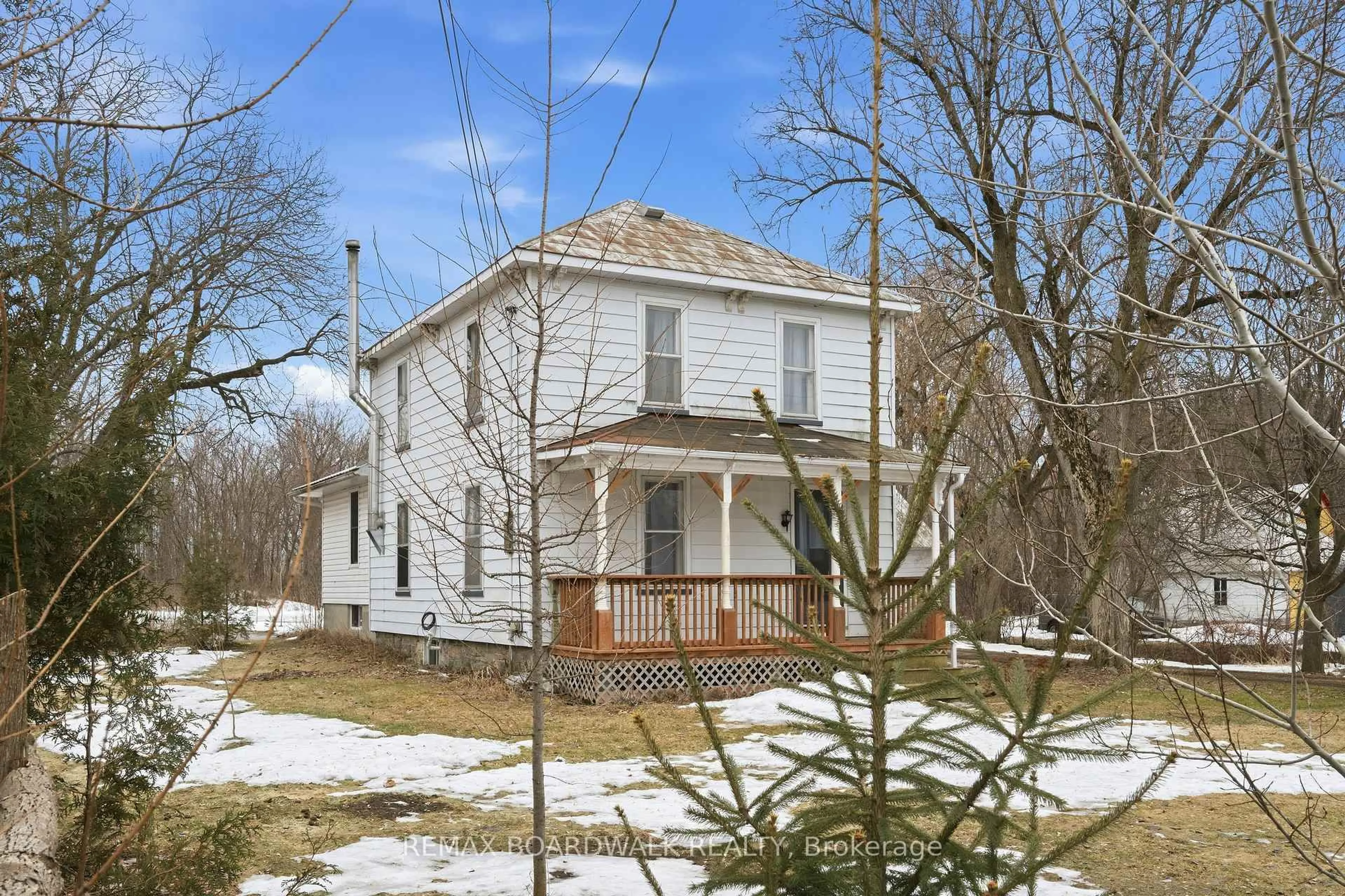 A pic from outside/outdoor area/front of a property/back of a property/a pic from drone, street for 711 County Road 21 Rd, Edwardsburgh/Cardinal Ontario K0E 1X0