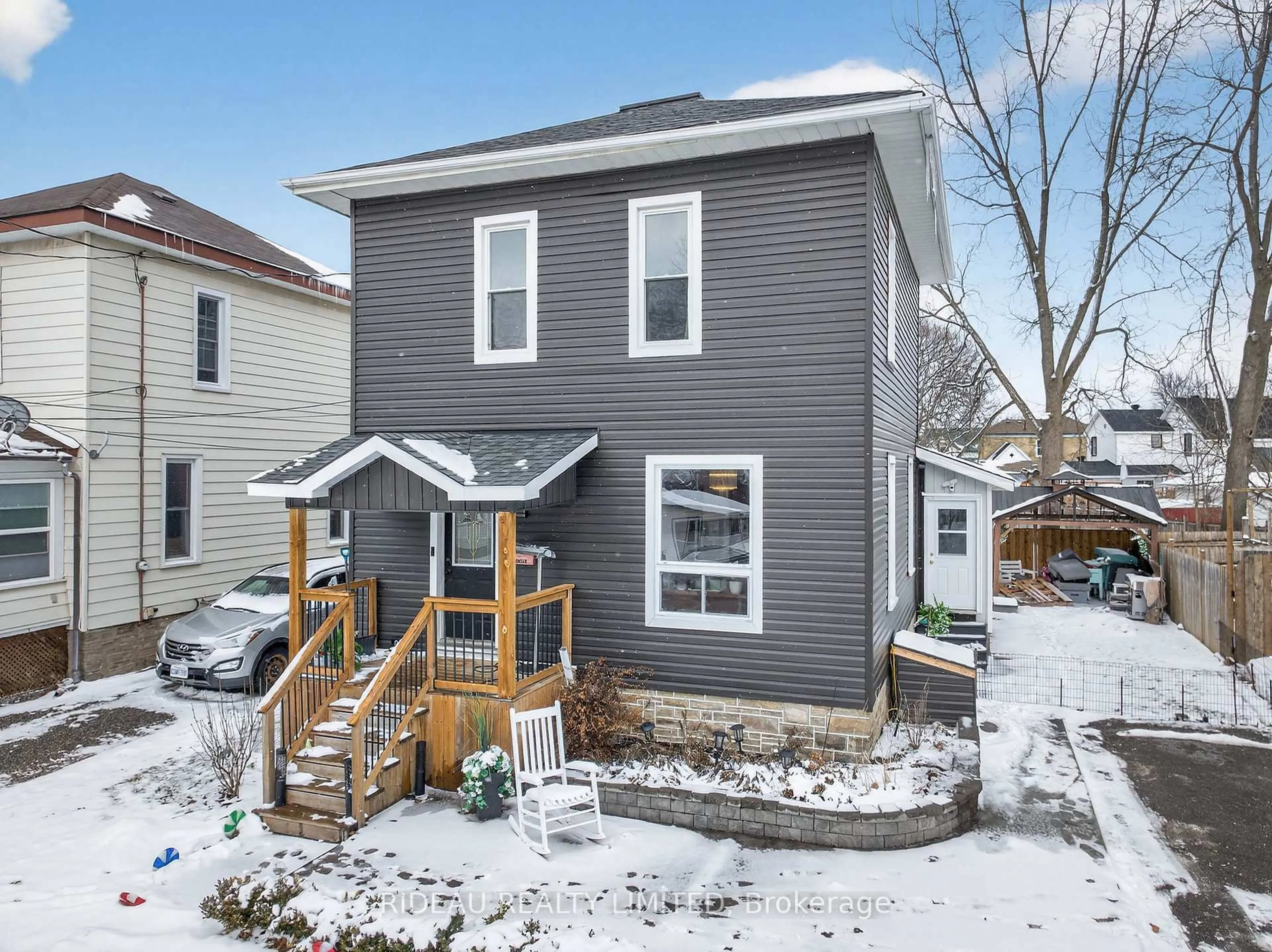 Unknown for 110 Main St, Smiths Falls Ontario K7A 1B2