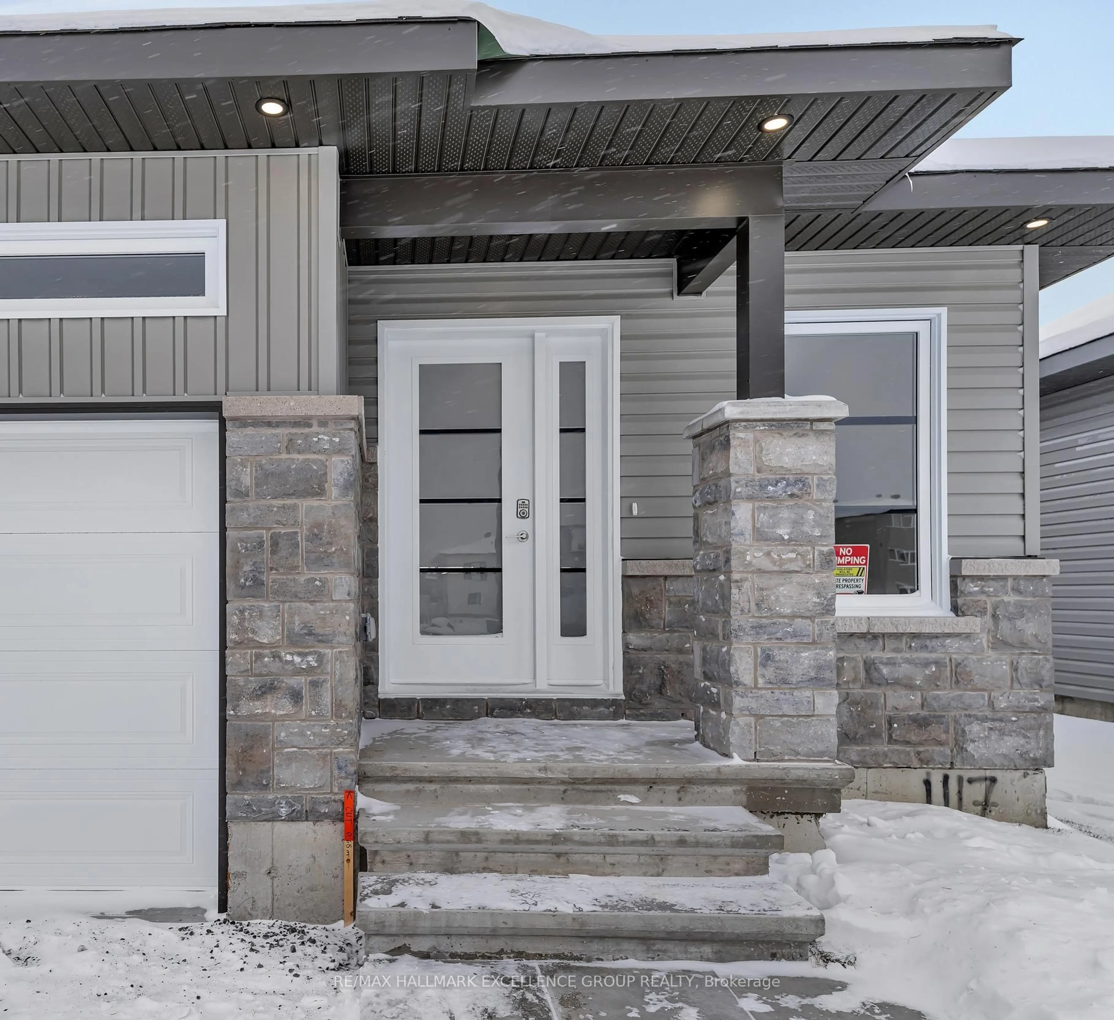 Indoor entryway for 1117 Bronze (Lot 105) Ave, Clarence-Rockland Ontario K4K 0N4