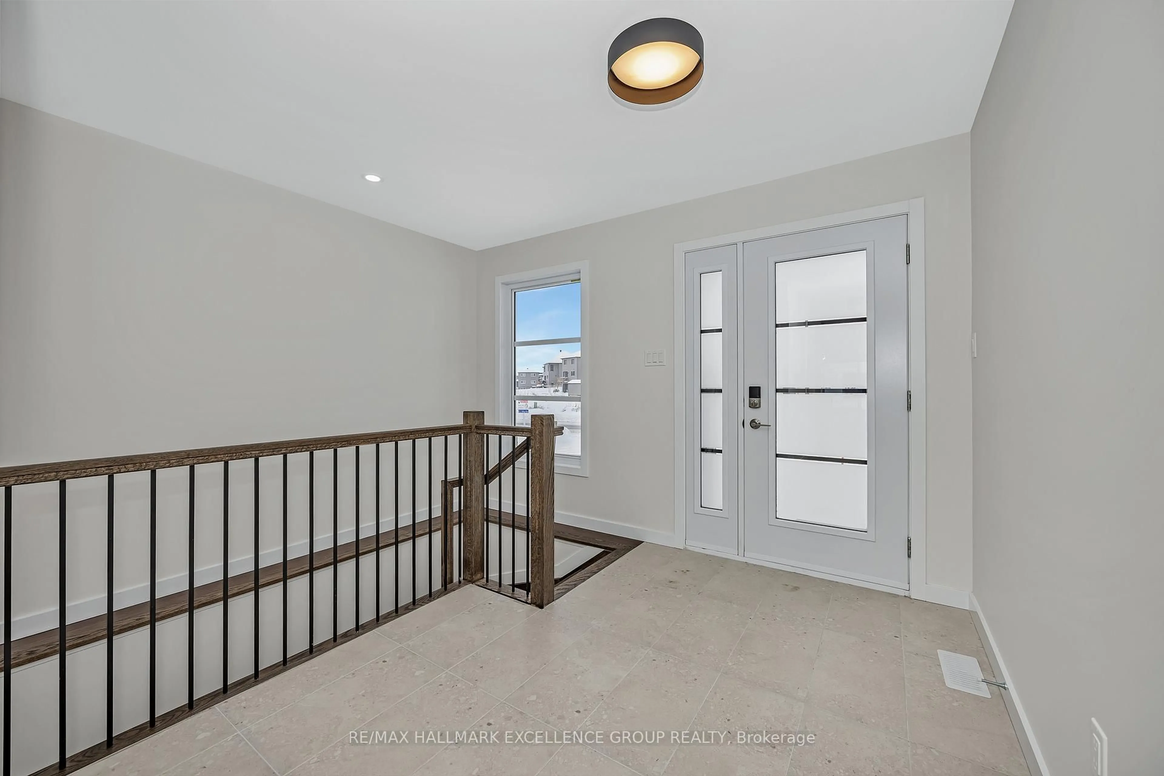 Indoor entryway for 1117 Bronze (Lot 105) Ave, Clarence-Rockland Ontario K4K 0N4
