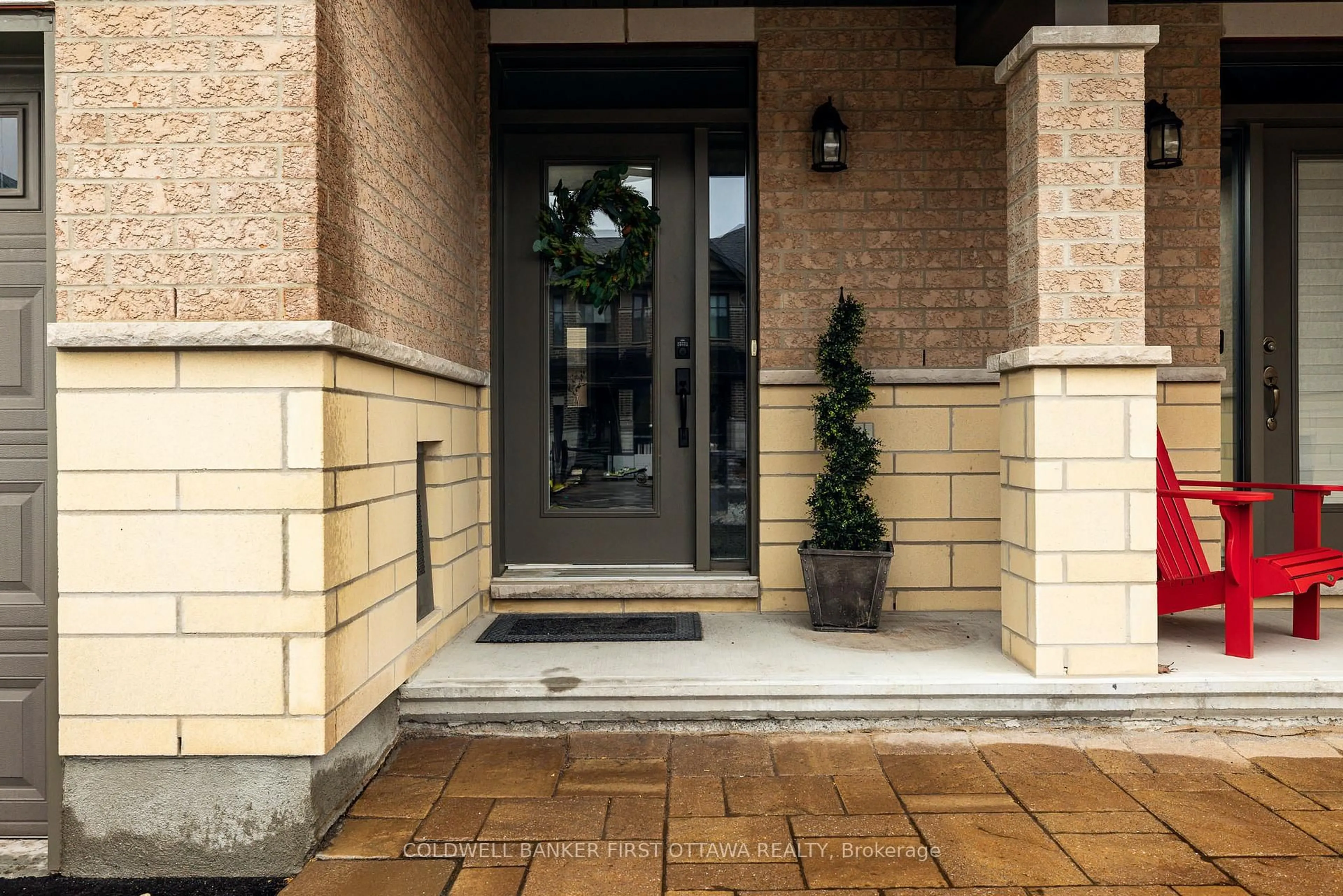 Unknown for 211 PURCHASE Cres, Stittsville Ontario K2S 2L8