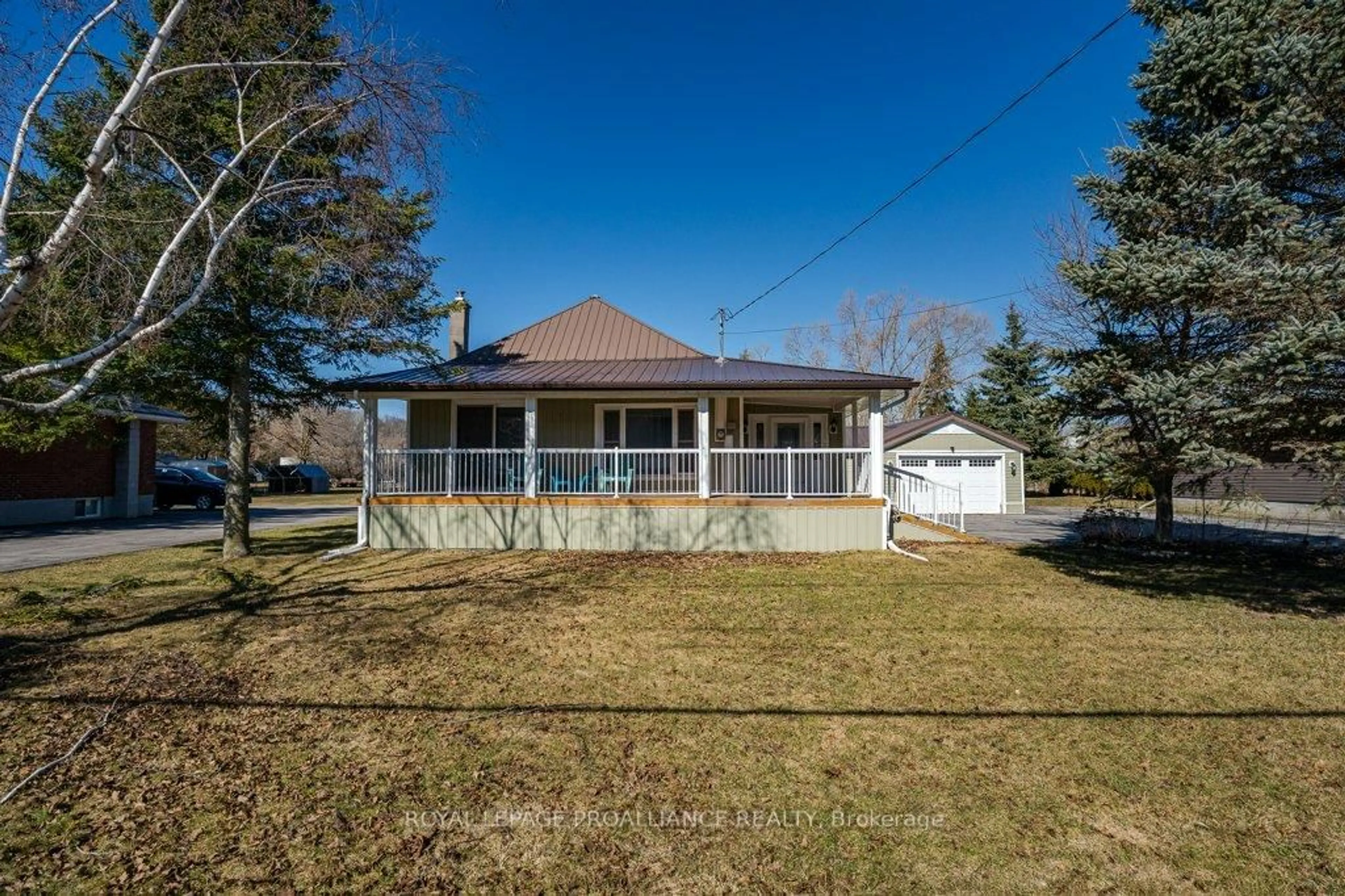 A pic from outside/outdoor area/front of a property/back of a property/a pic from drone, street for 262 South Trent St, Quinte West Ontario K0K 1C0