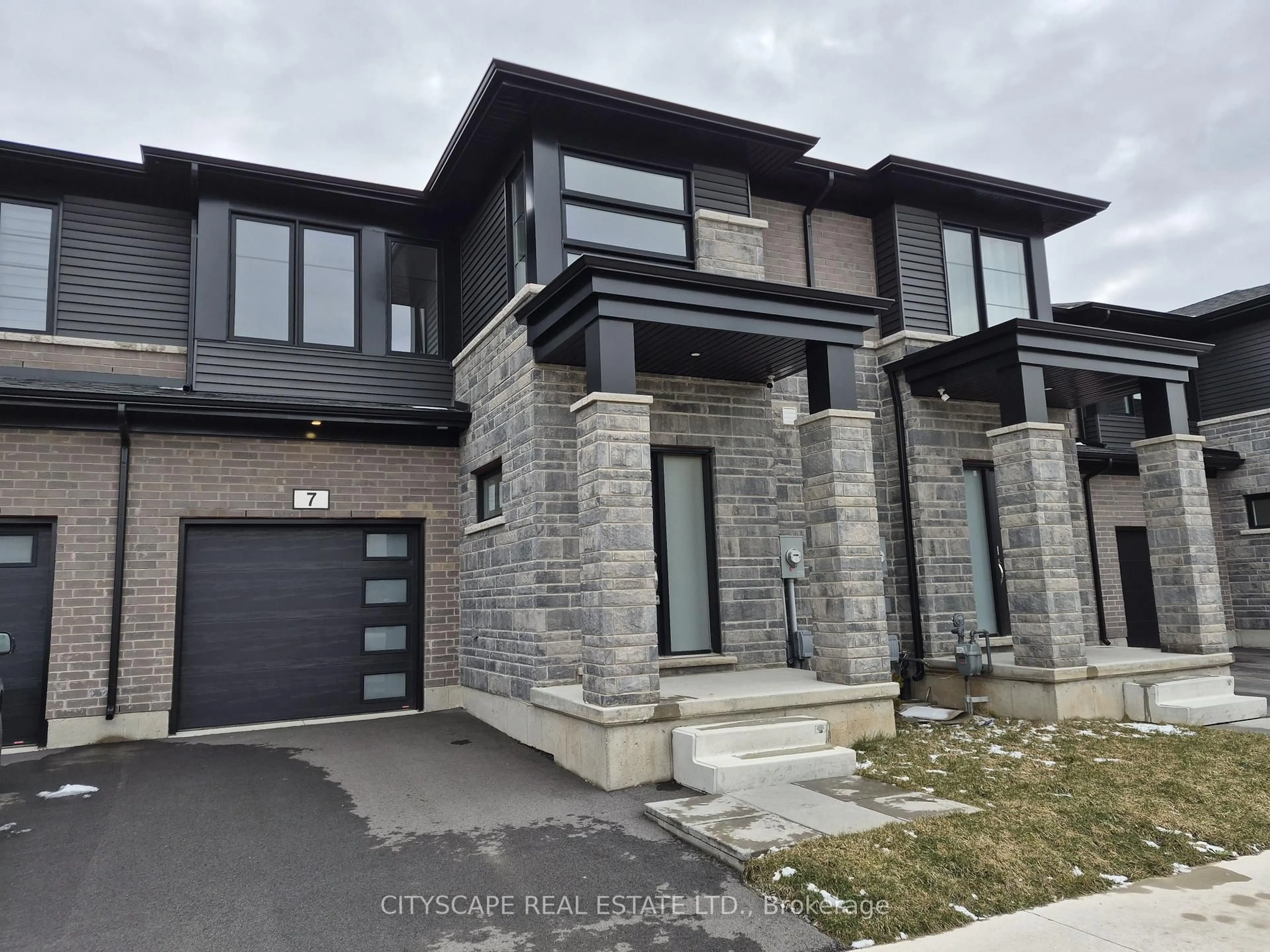 Home with brick exterior material, street for 7 Saffron Way, Pelham Ontario L0S 1E1