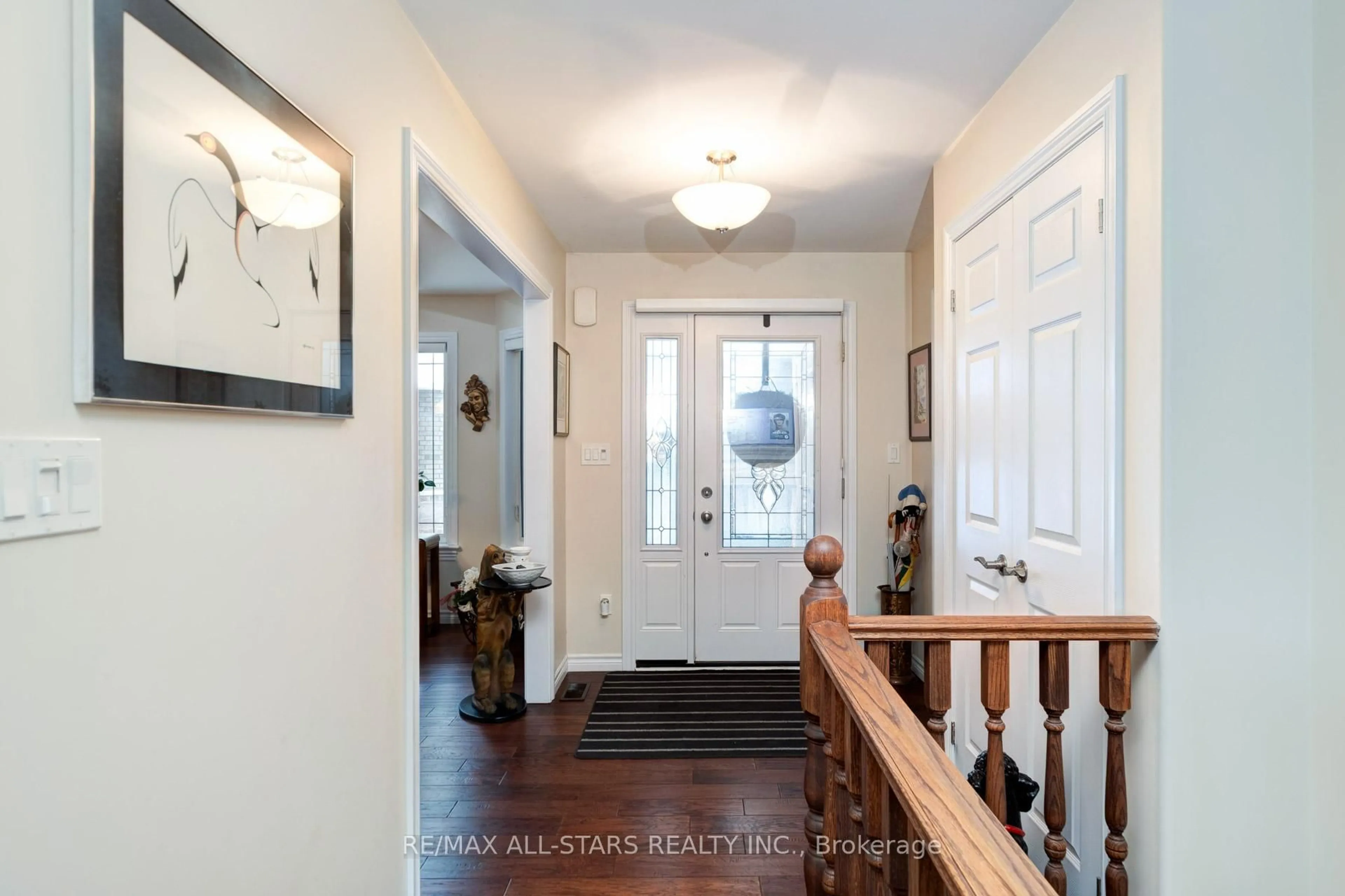 Indoor entryway for 65 Liam St, Kawartha Lakes Ontario K9V 0J4