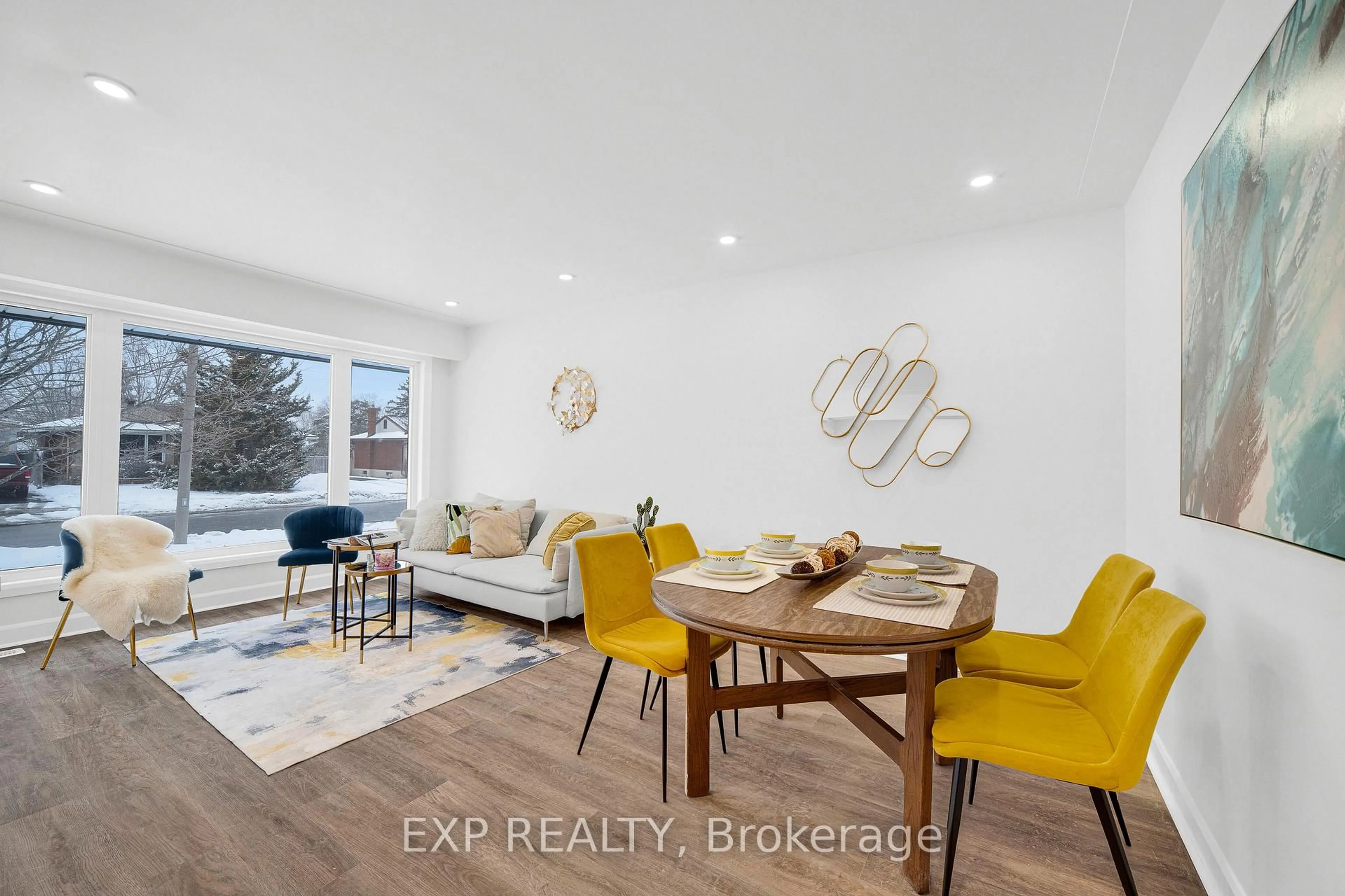 Living room with furniture, wood/laminate floor for 768 Pleasant Park Rd, Ottawa Ontario K1G 1Y7