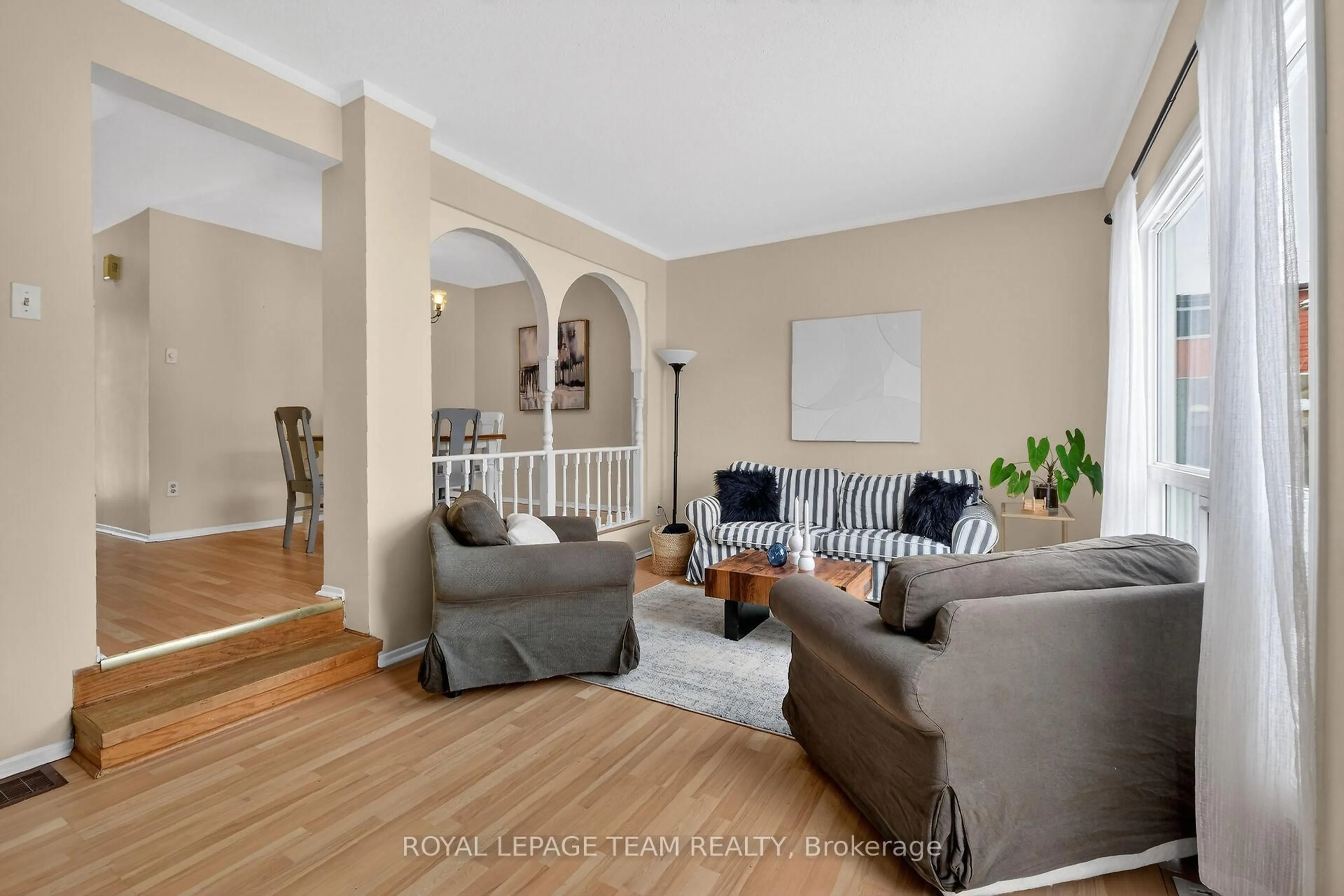 Living room with furniture, unknown for 1993 FALKIRK Cres, Ottawa Ontario K1B 4Y8