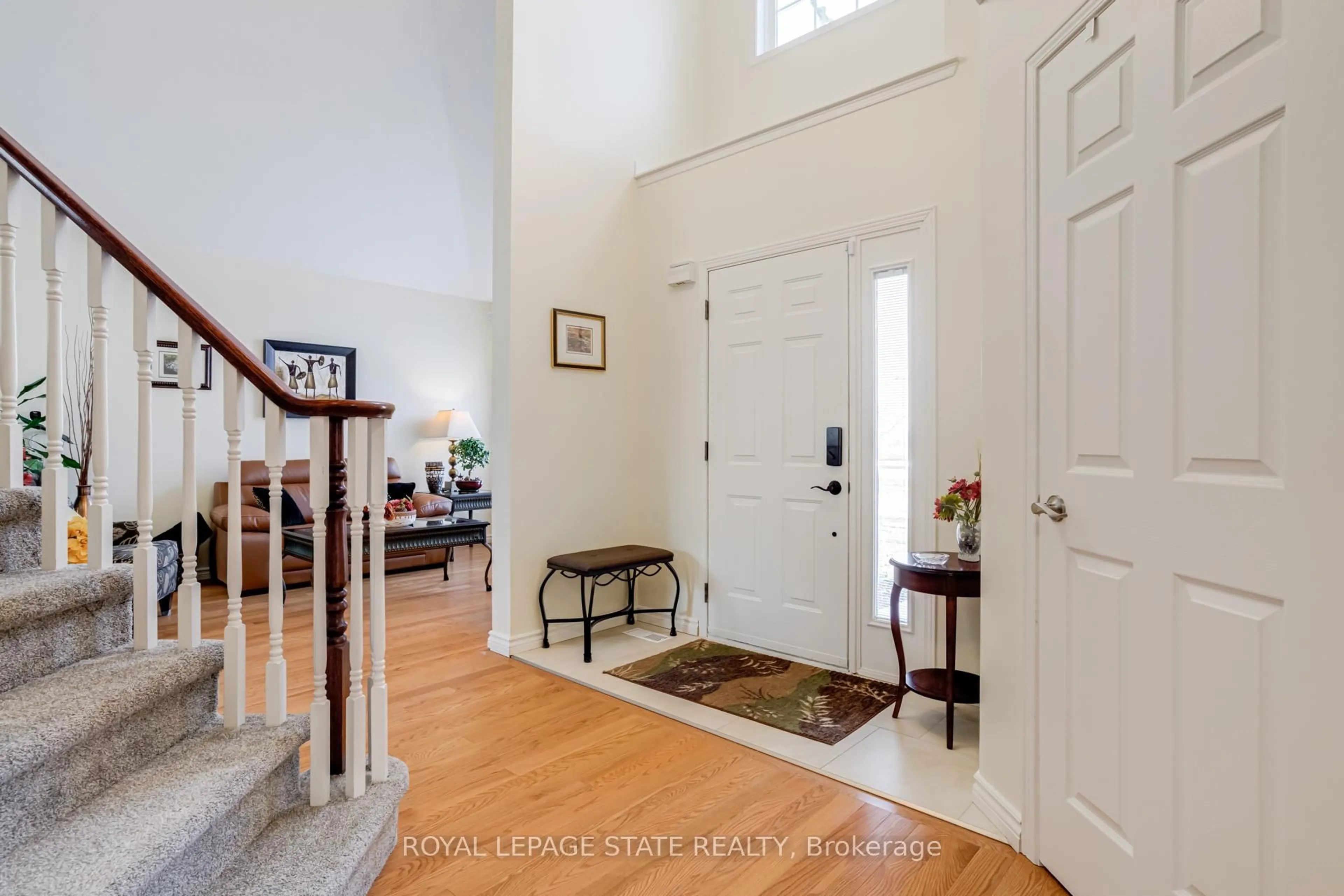 Indoor entryway for 82 Vansickle Rd, St. Catharines Ontario L2S 3Y6
