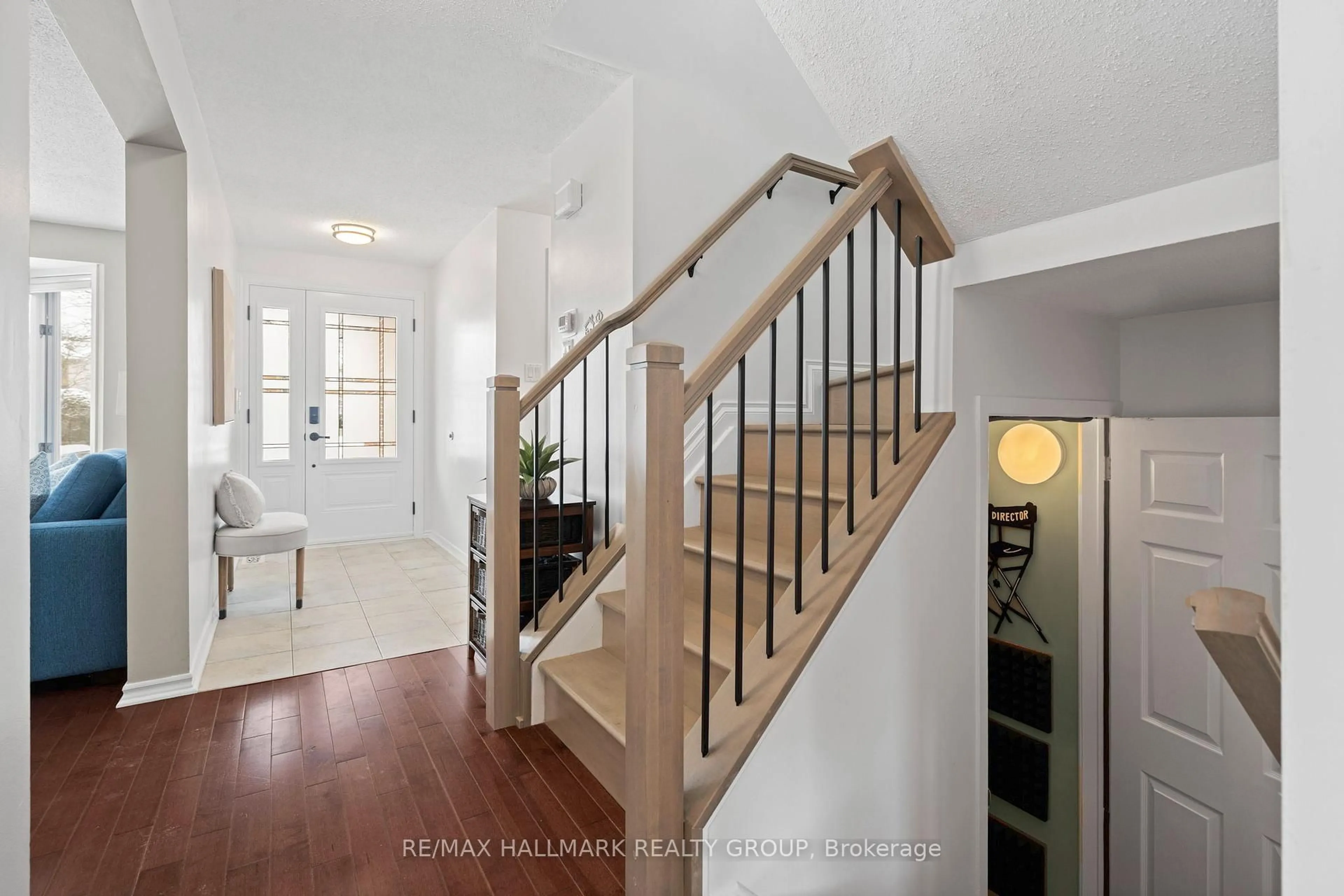 Unknown for 6068 MEADOWGLEN Dr, Orleans Ontario K1C 5R7