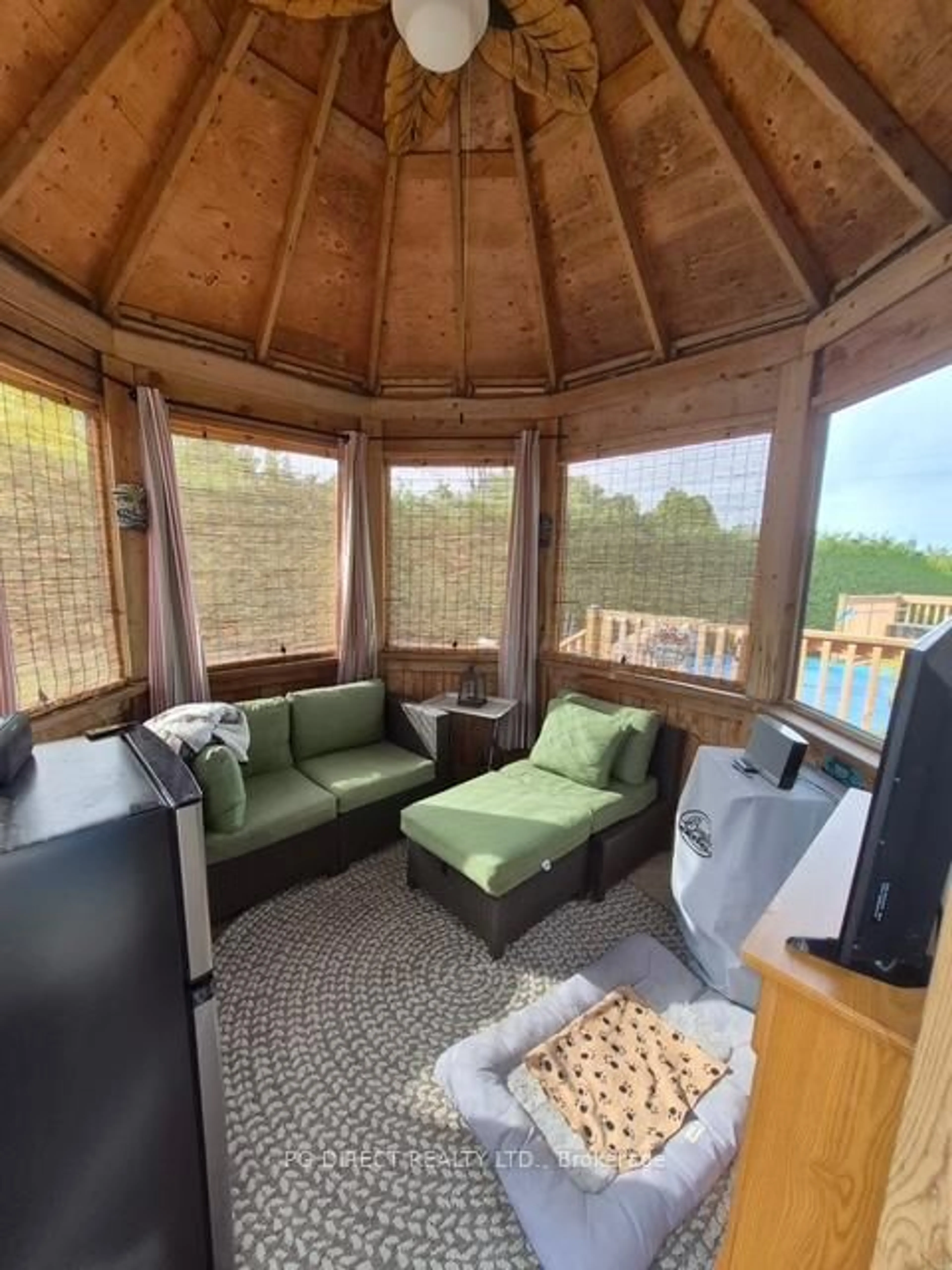 A pic of a room for 15 Ferguslea Rd, Renfrew Ontario K7V 3Z9