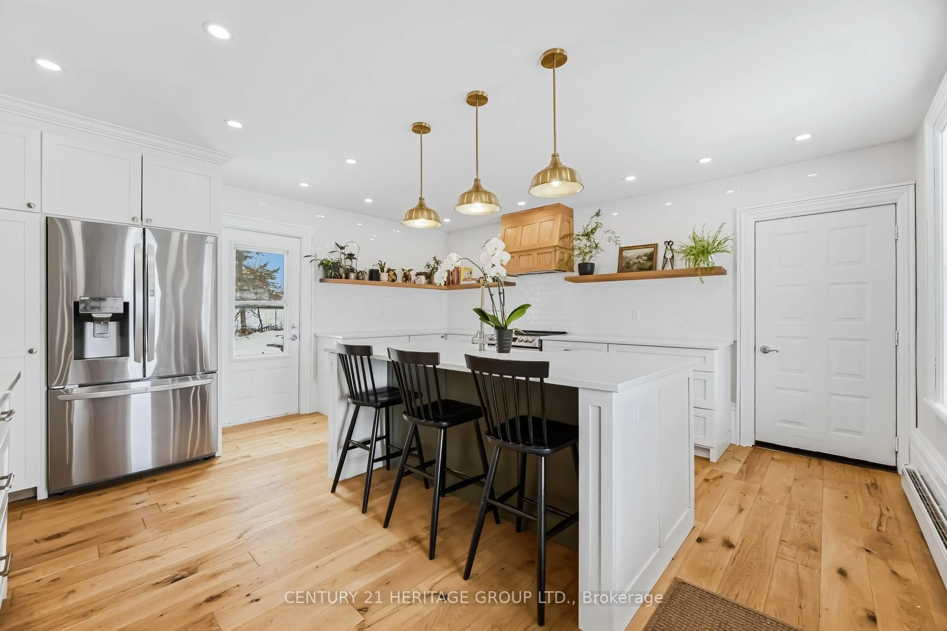 Open concept kitchen, wood/laminate floor for 1009 Hwy 7, Kawartha Lakes Ontario K0M 2M0