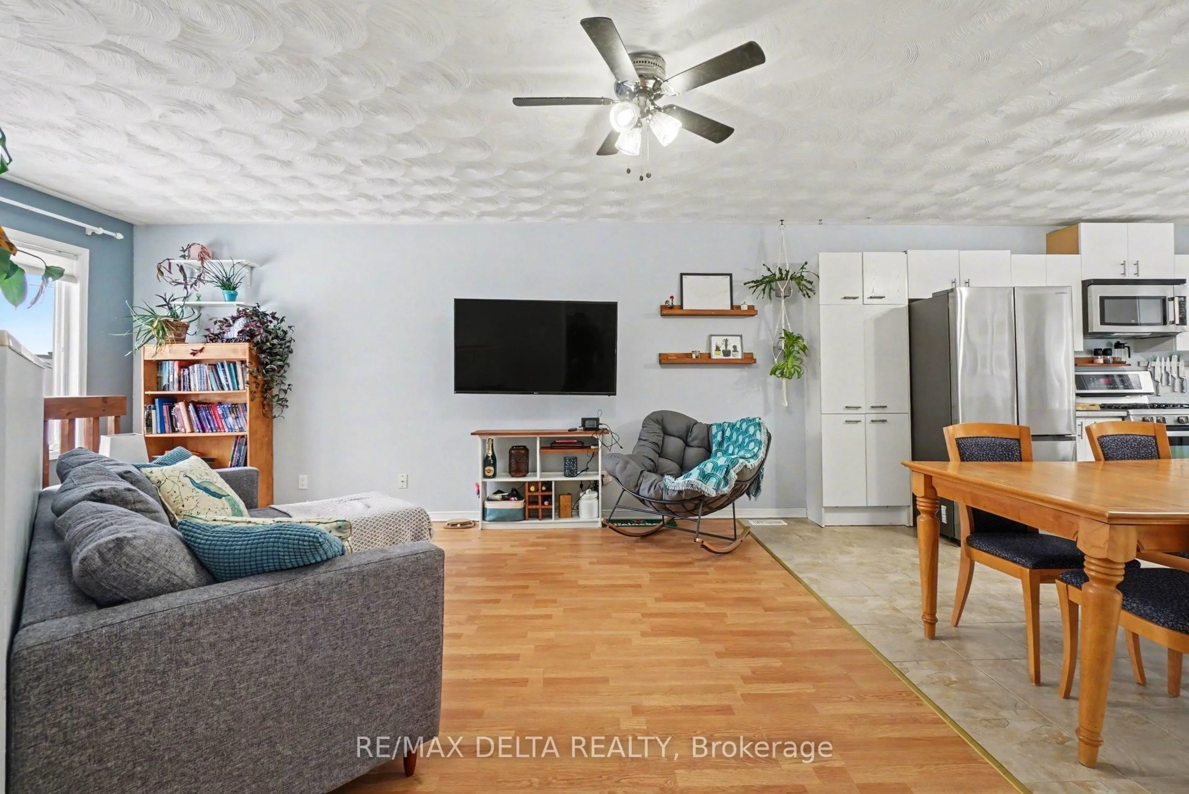 Living room with furniture, unknown for 542A Devista Blvd, Alfred and Plantagenet Ontario K0B 1A0