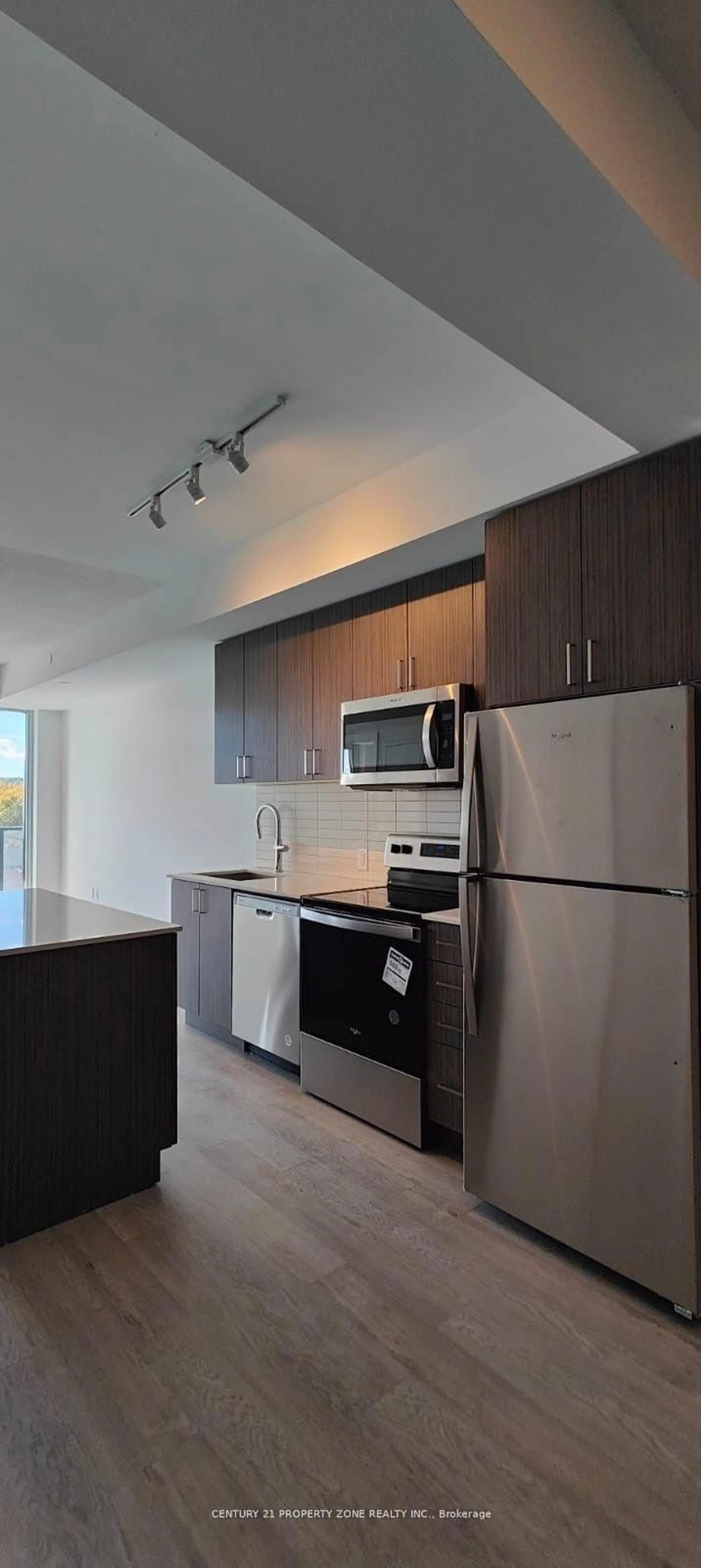 Standard kitchen, unknown for 2782 Barton St #405, Hamilton Ontario L8E 2J8