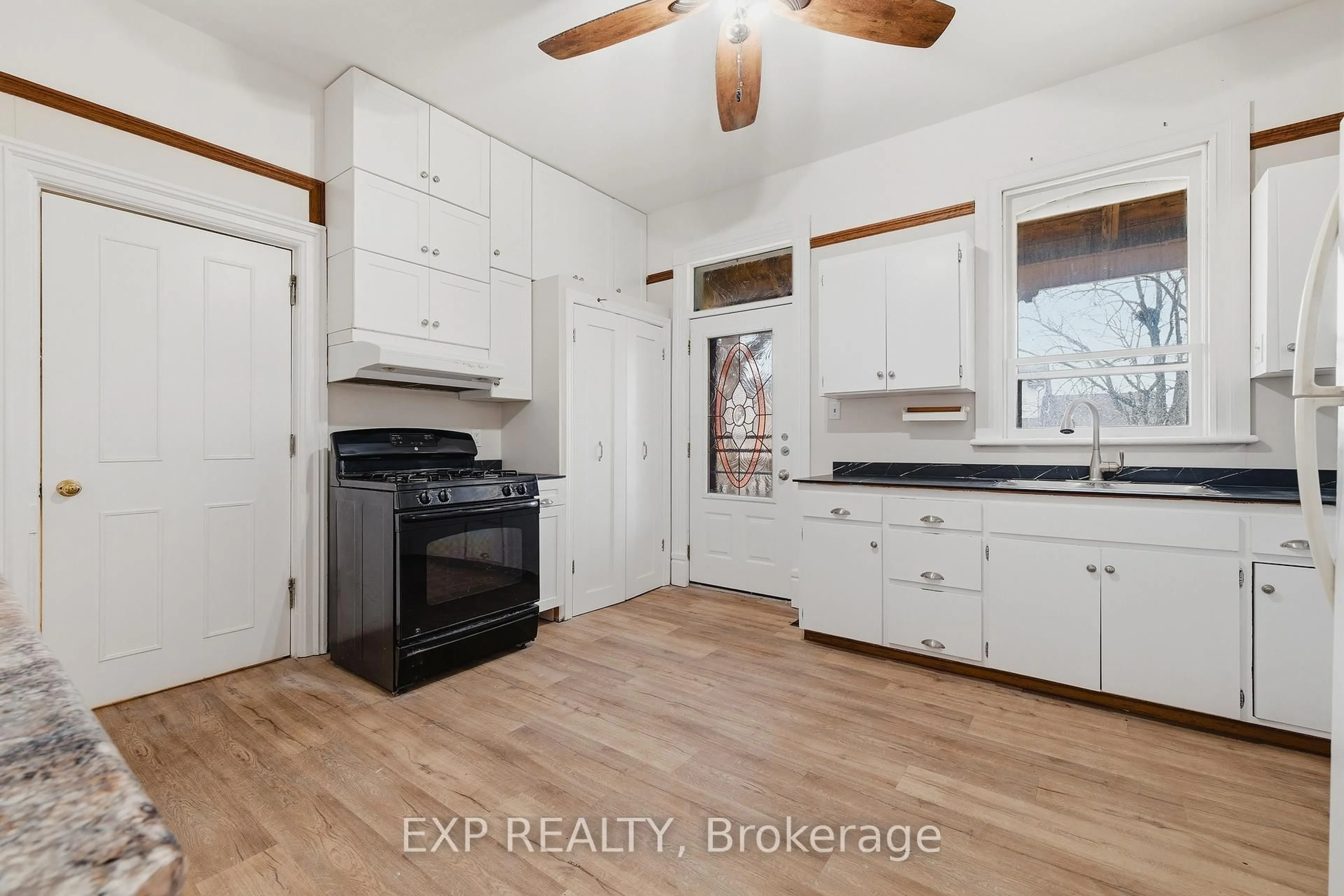 Unknown for 19 Adam St, Huron East Ontario N0K 1W0