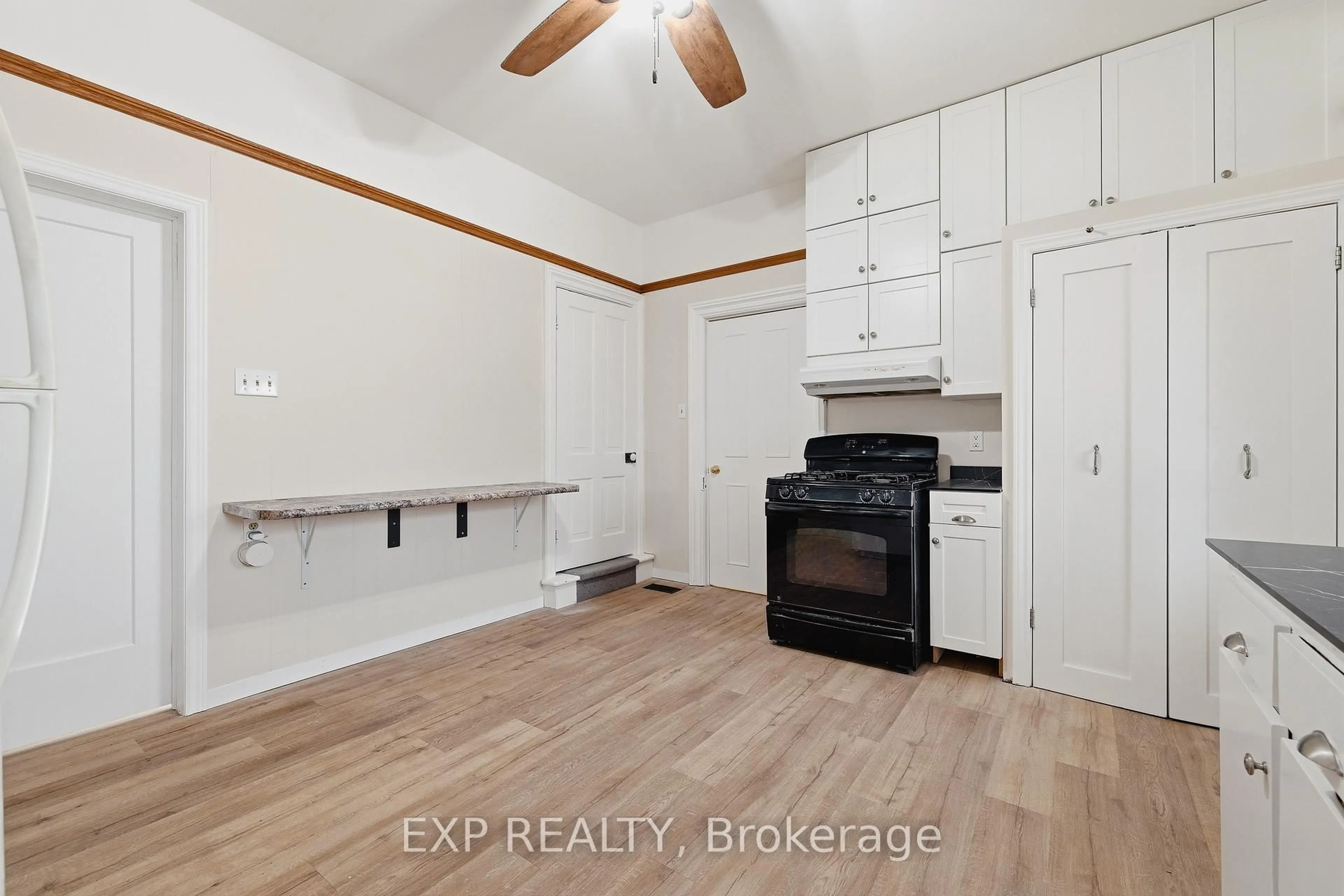 Unknown for 19 Adam St, Huron East Ontario N0K 1W0