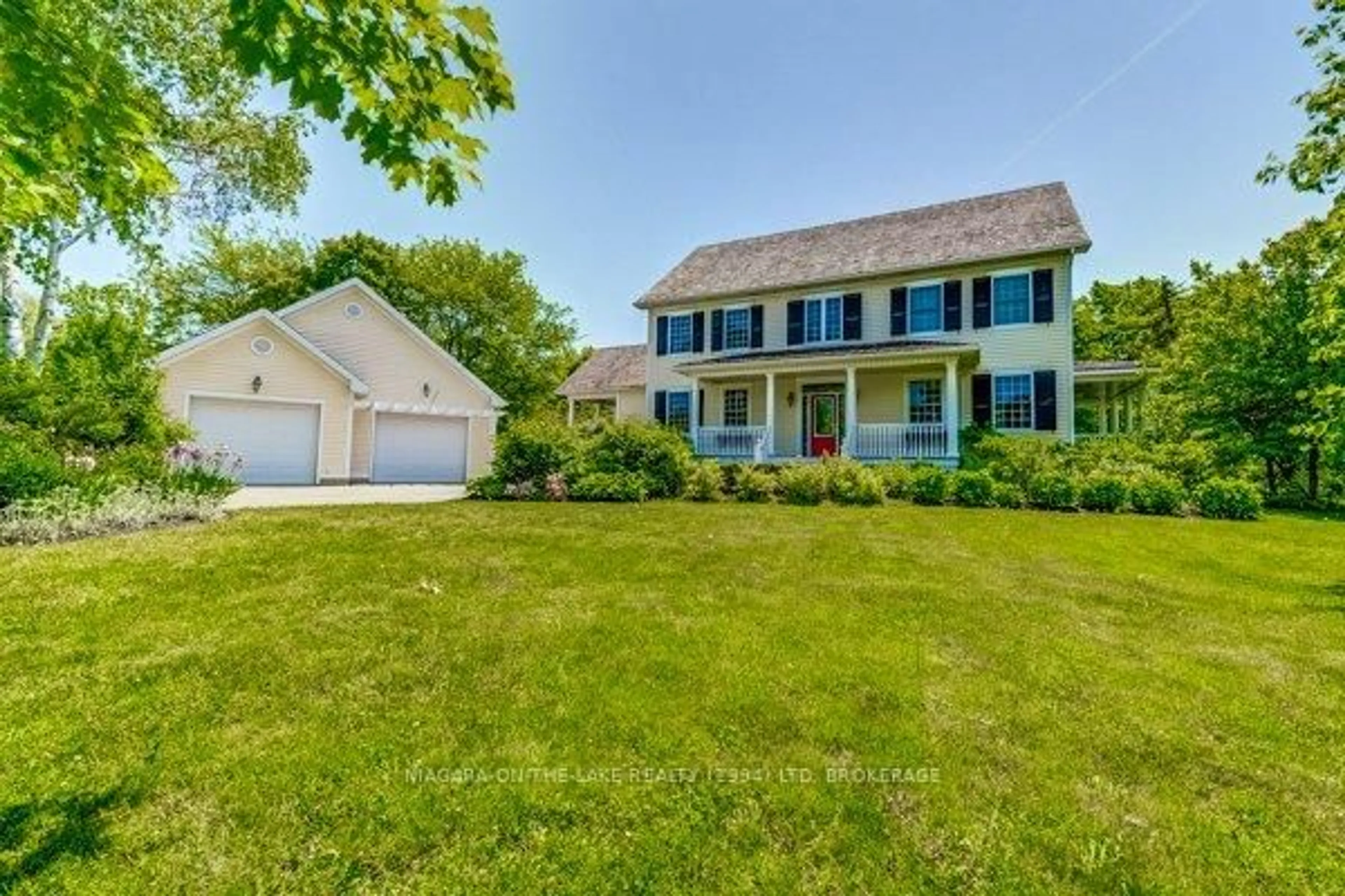 A pic from outside/outdoor area/front of a property/back of a property/a pic from drone, street for 14529 NIAGARA RIVER Pkwy, Niagara-on-the-Lake Ontario L0S 1J0
