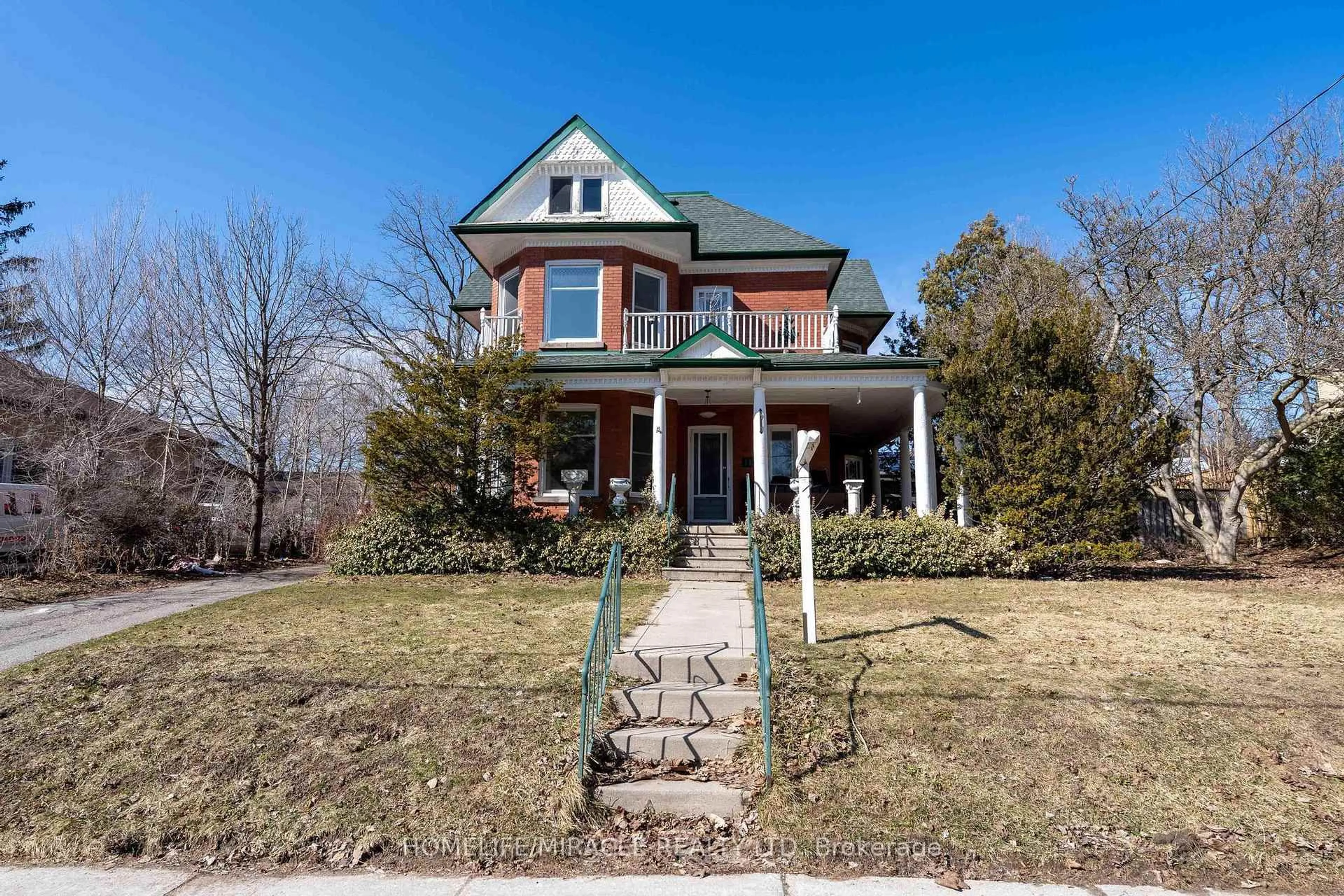 Home with brick exterior material, street for 114 Frances St, Ingersoll Ontario N5C 2H3