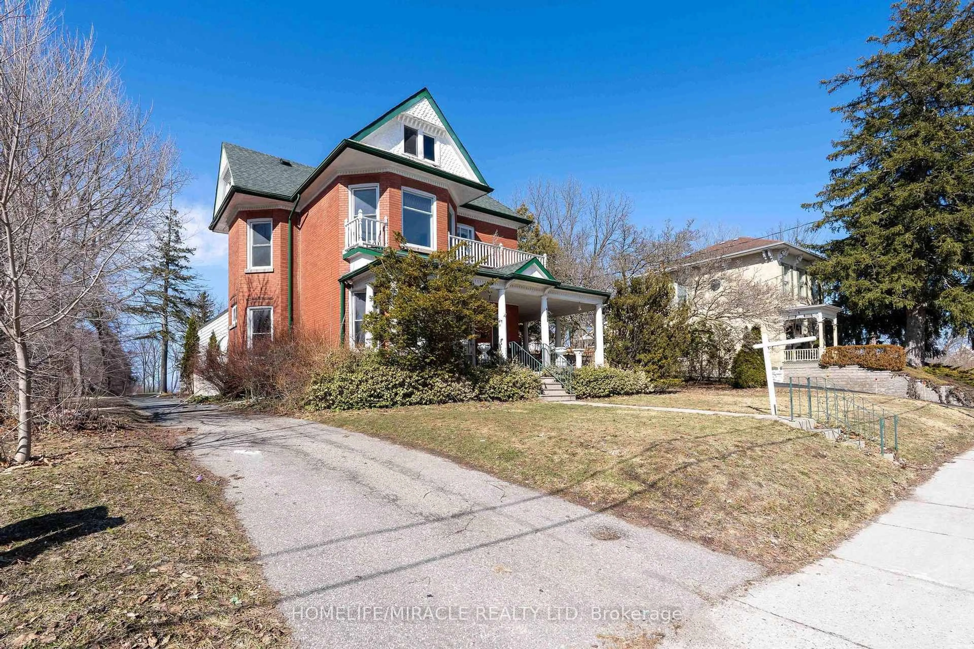 Home with brick exterior material, street for 114 Frances St, Ingersoll Ontario N5C 2H3